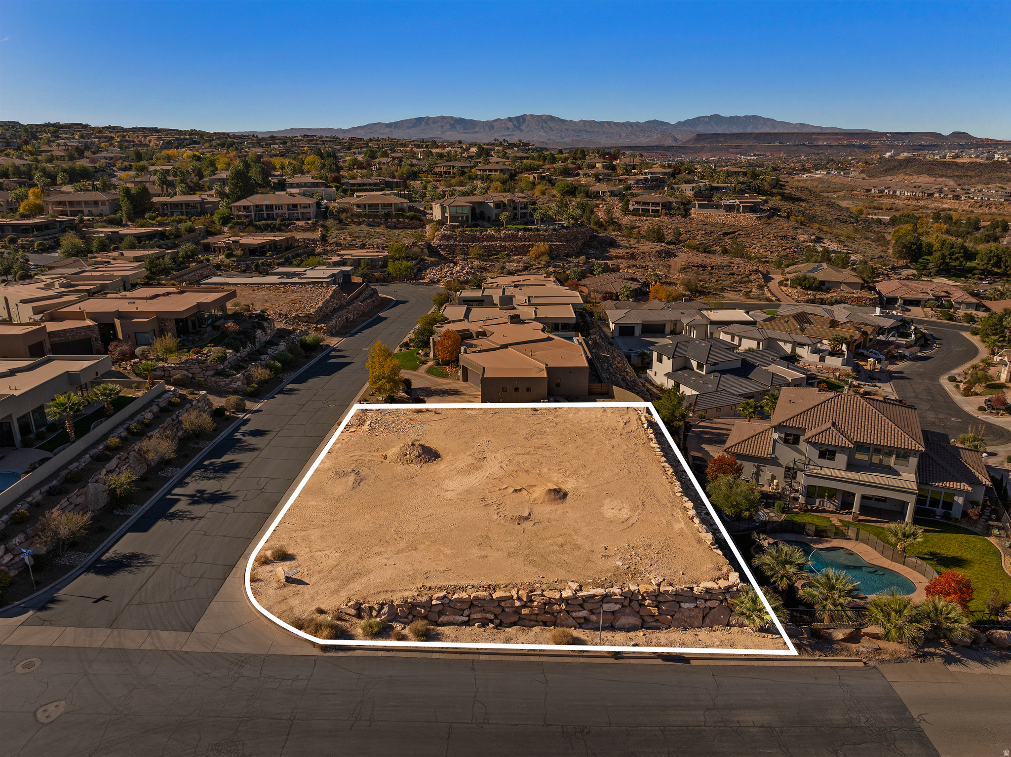main property photo 8