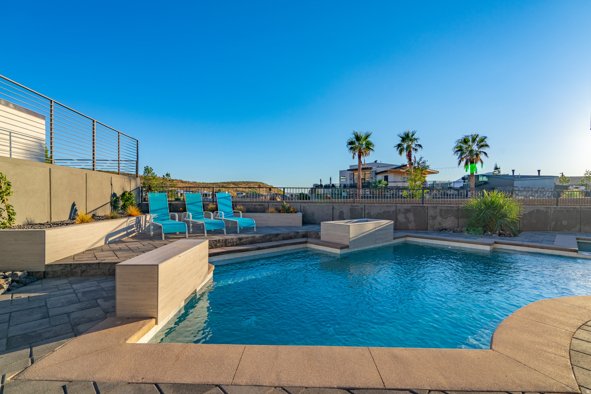main property photo 123