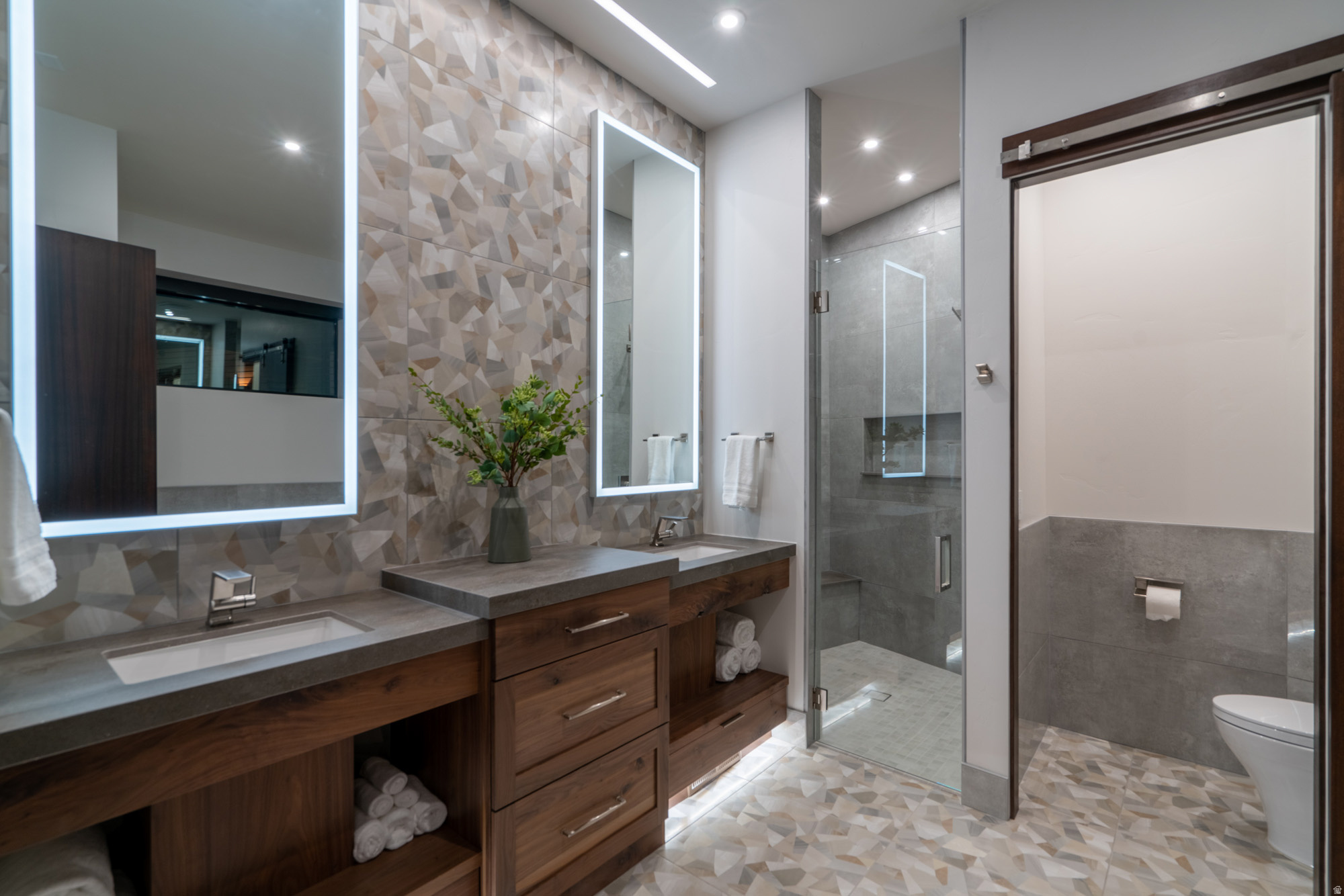 main property photo 77