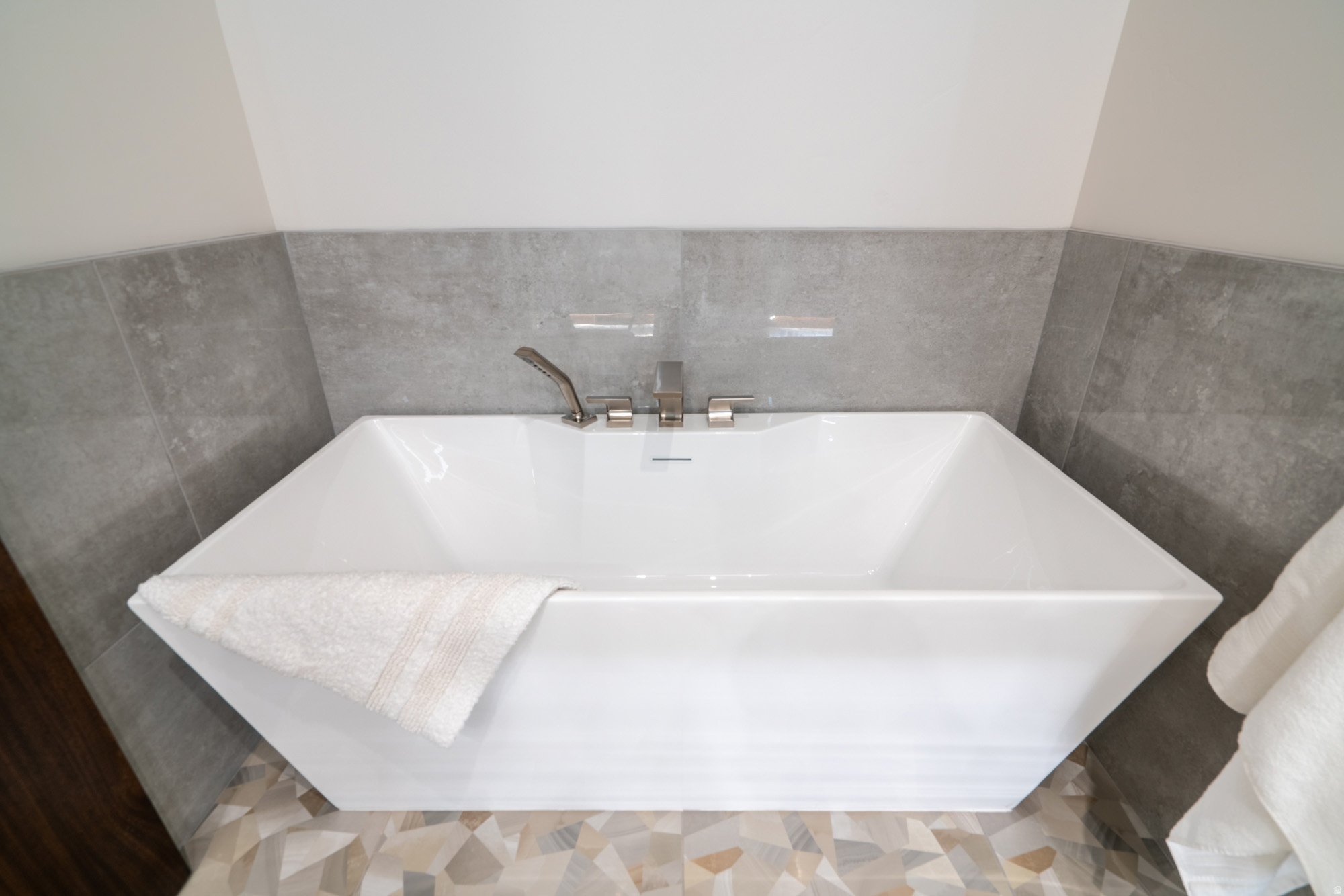 main property photo 80