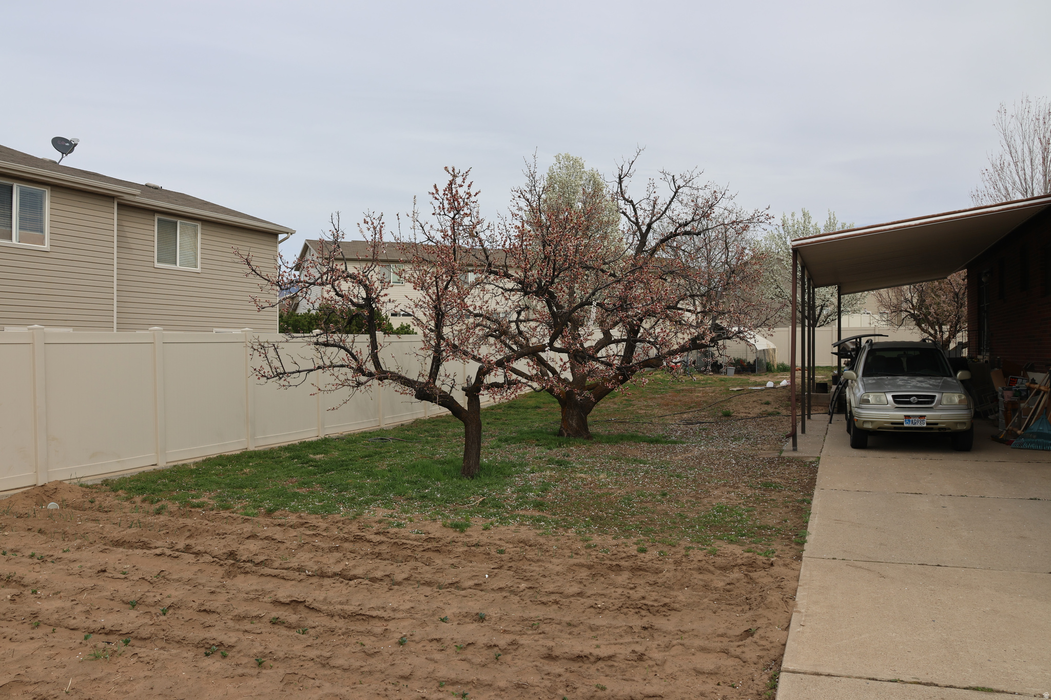 main property photo 40