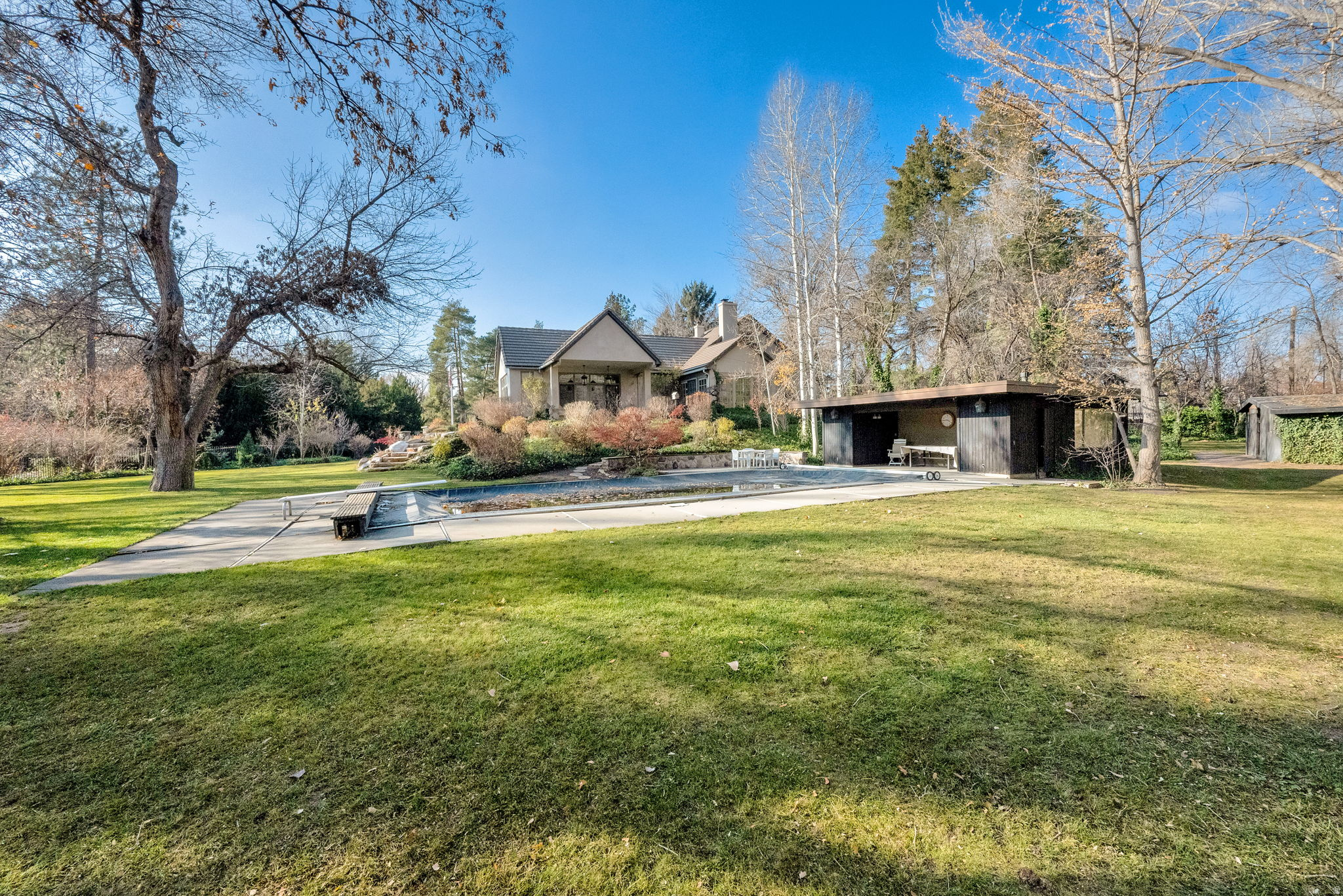 main property photo 41