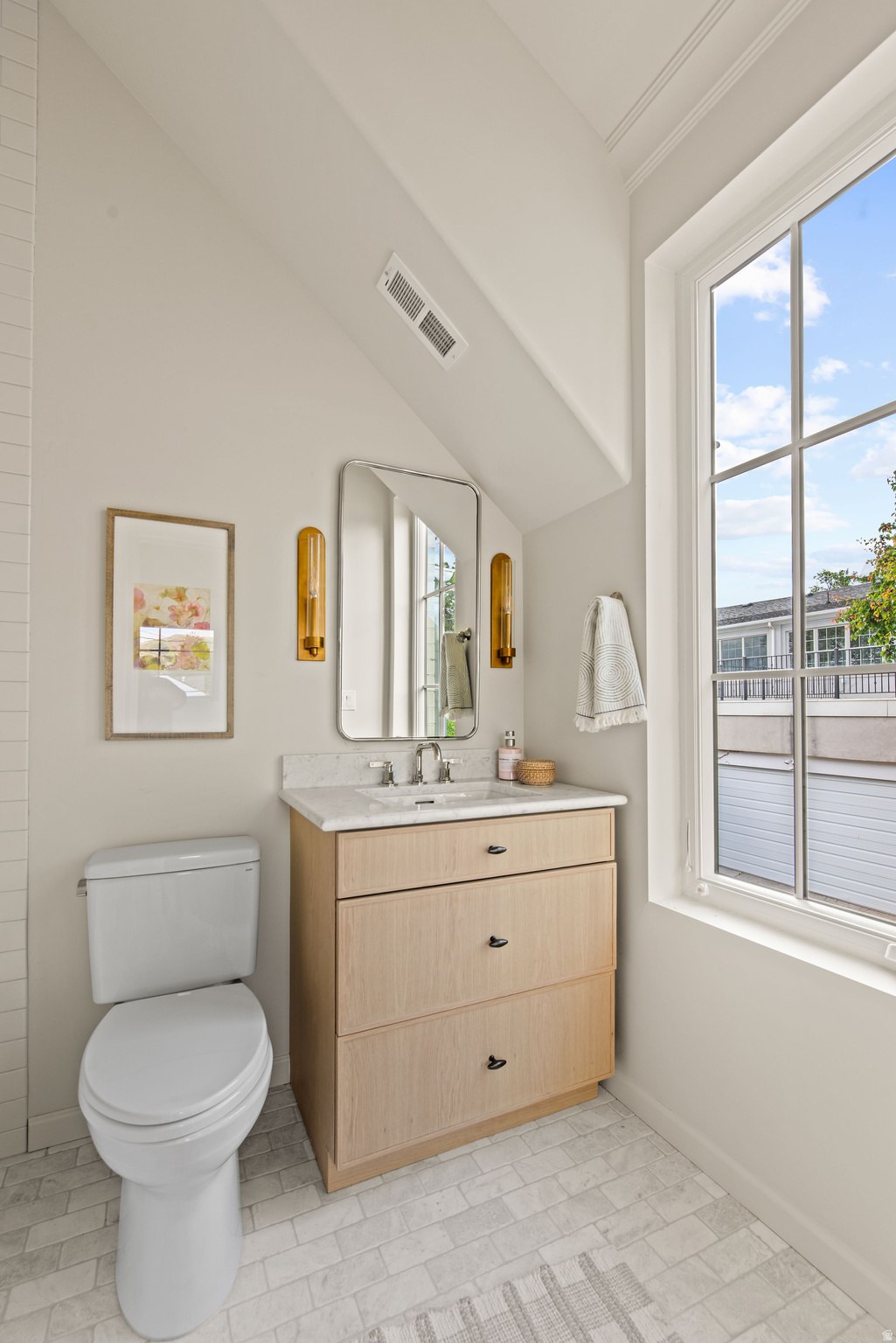 main property photo 74