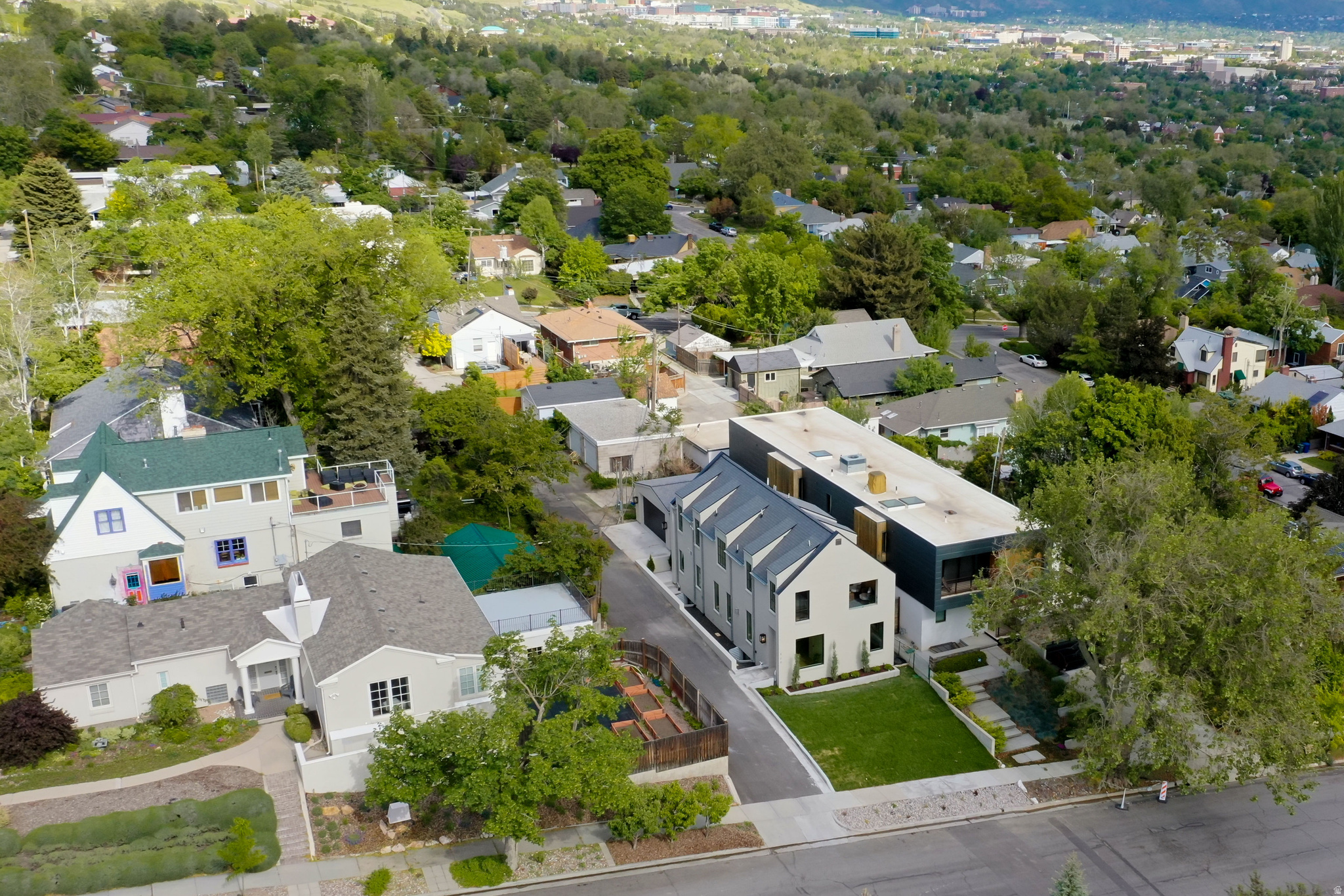main property photo 90