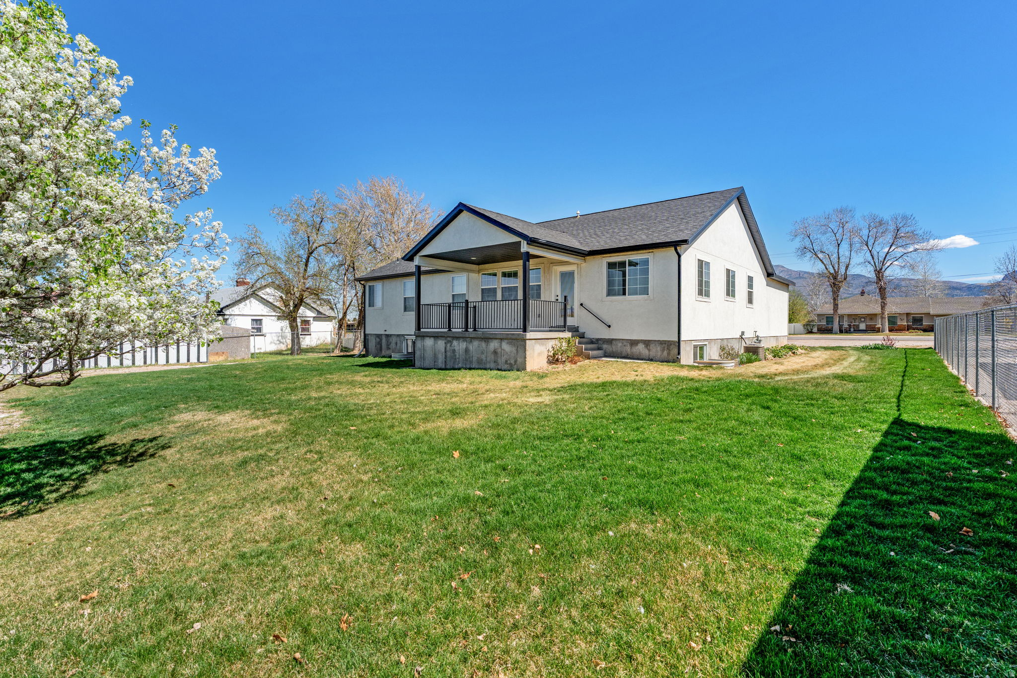 main property photo 50