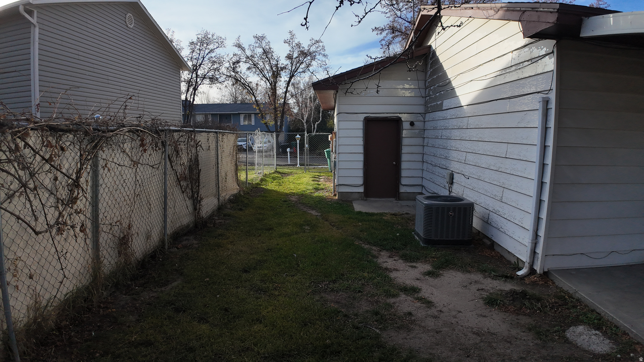 main property photo 13