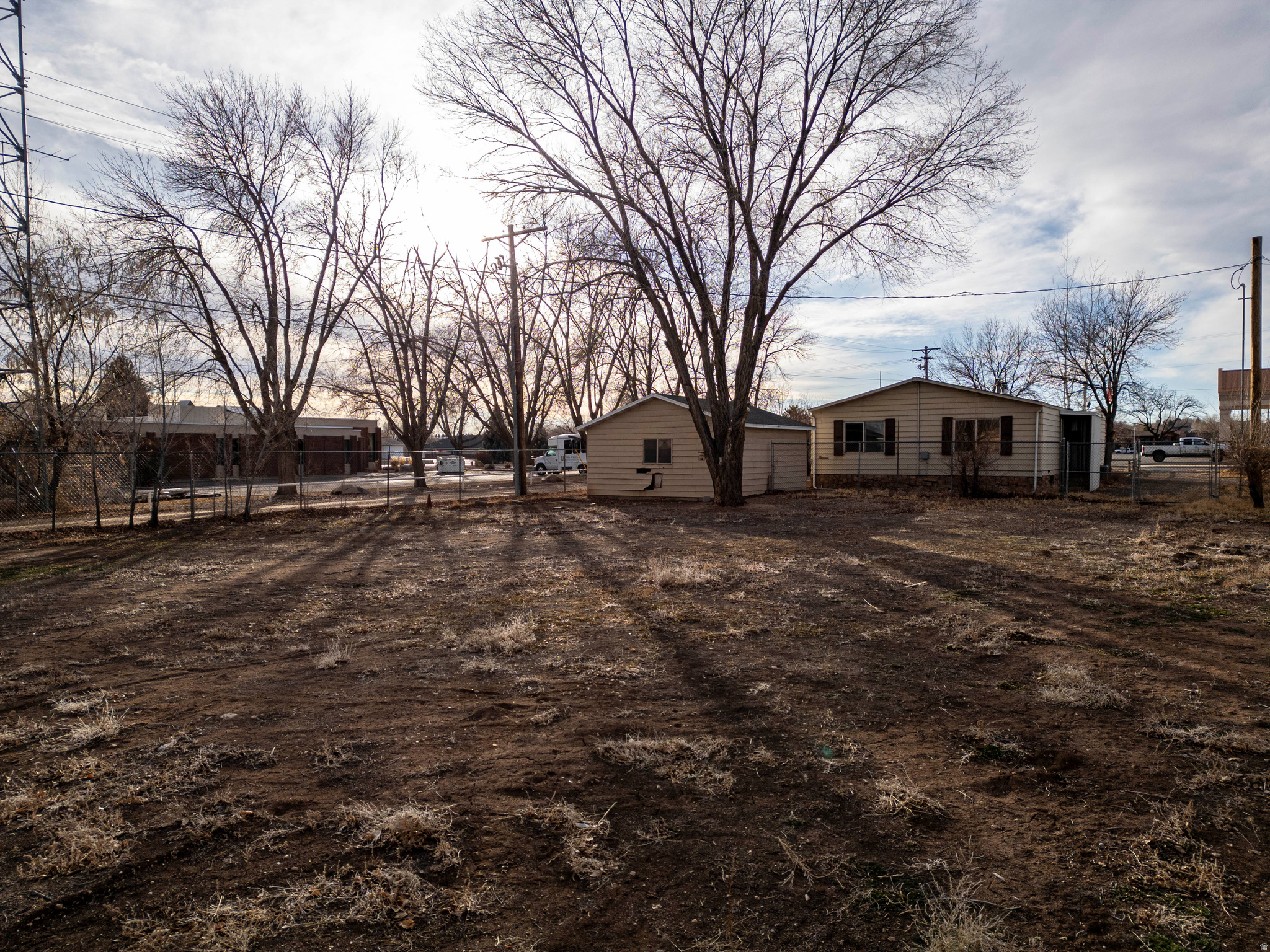 main property photo 22