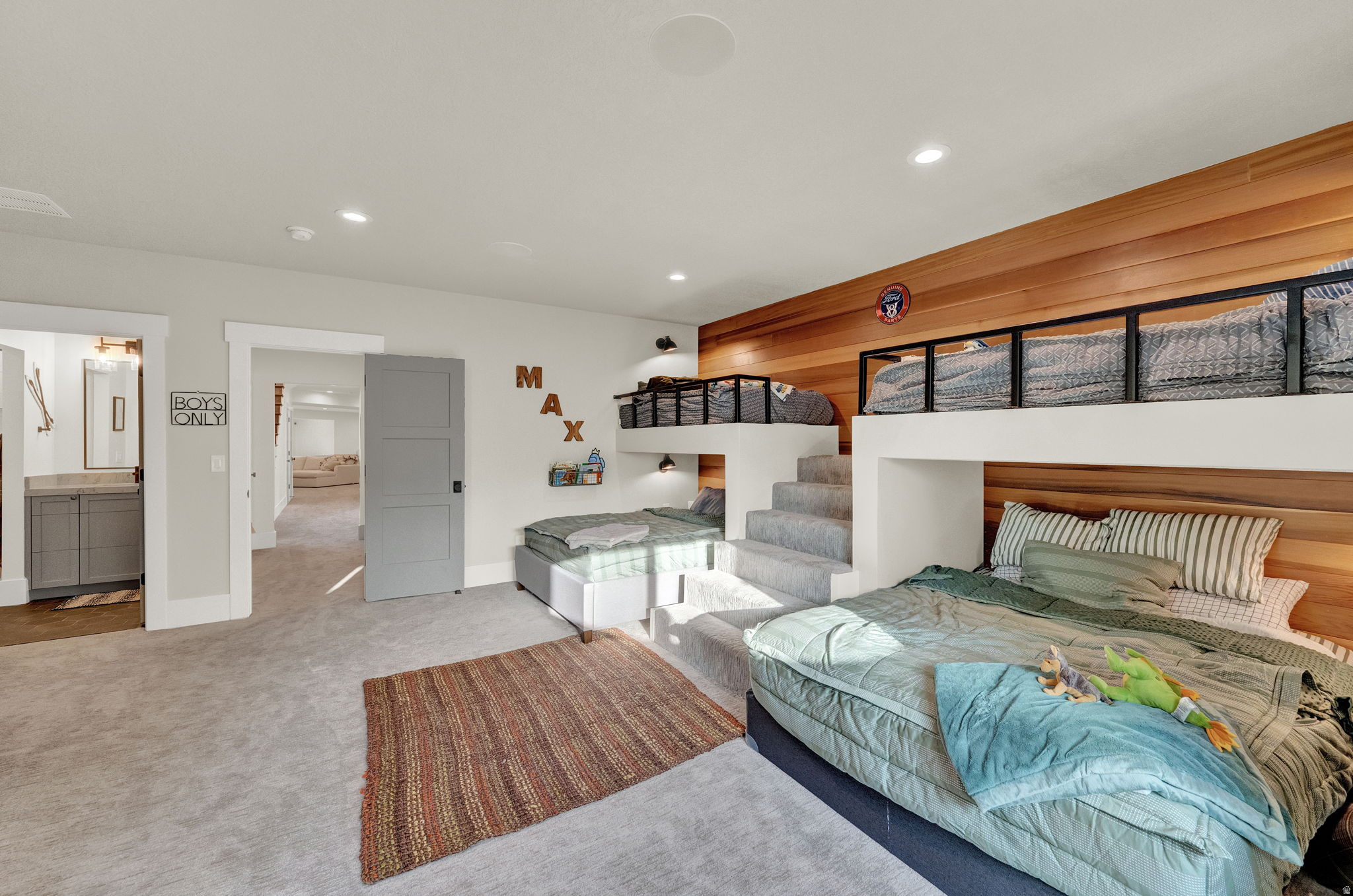 main property photo 50