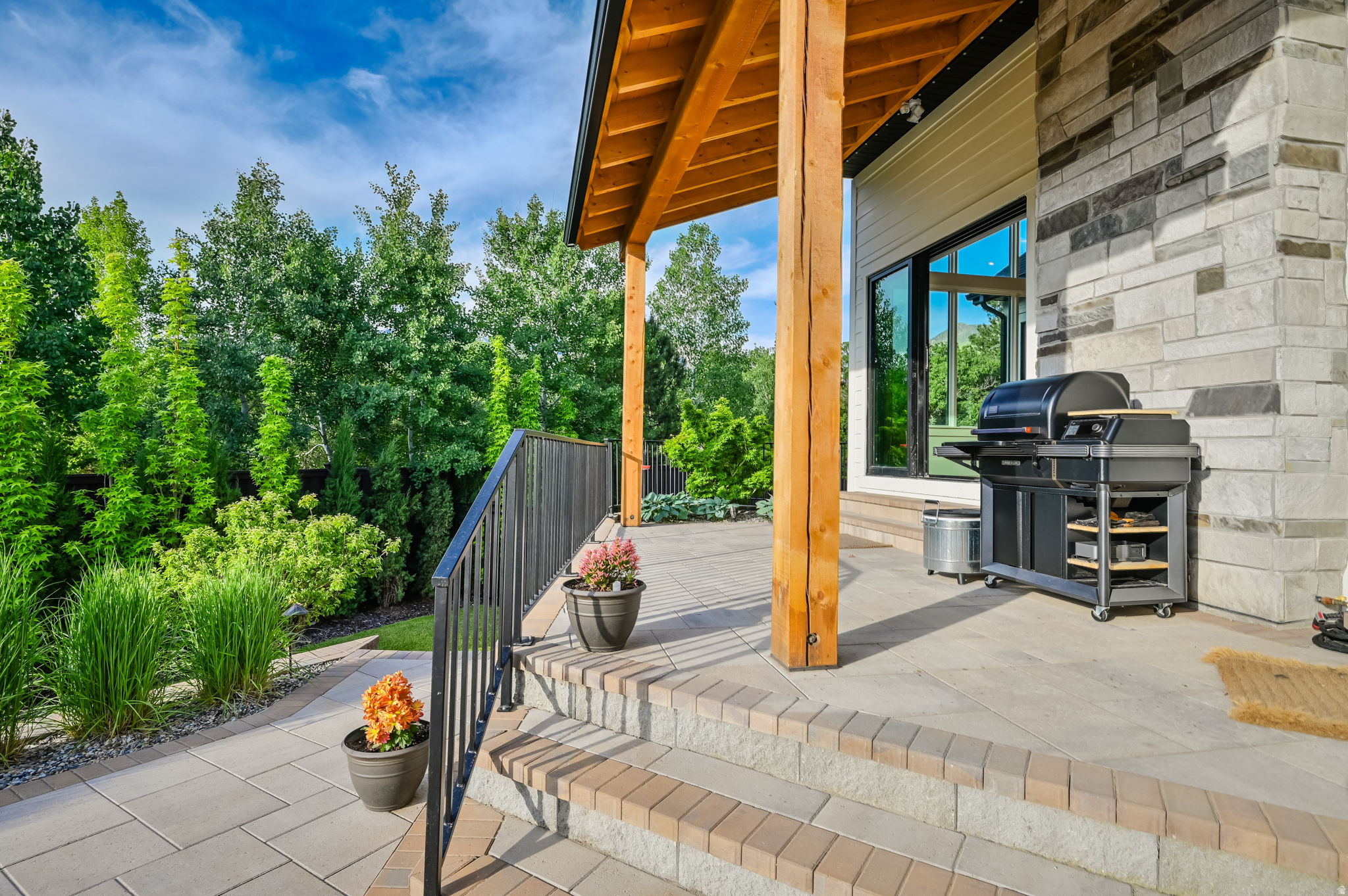 main property photo 79