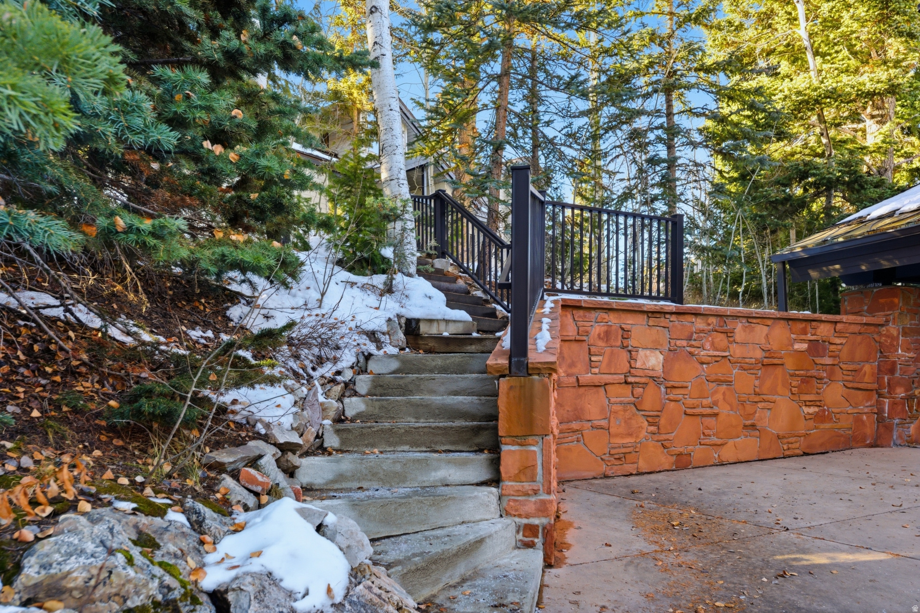 main property photo 36