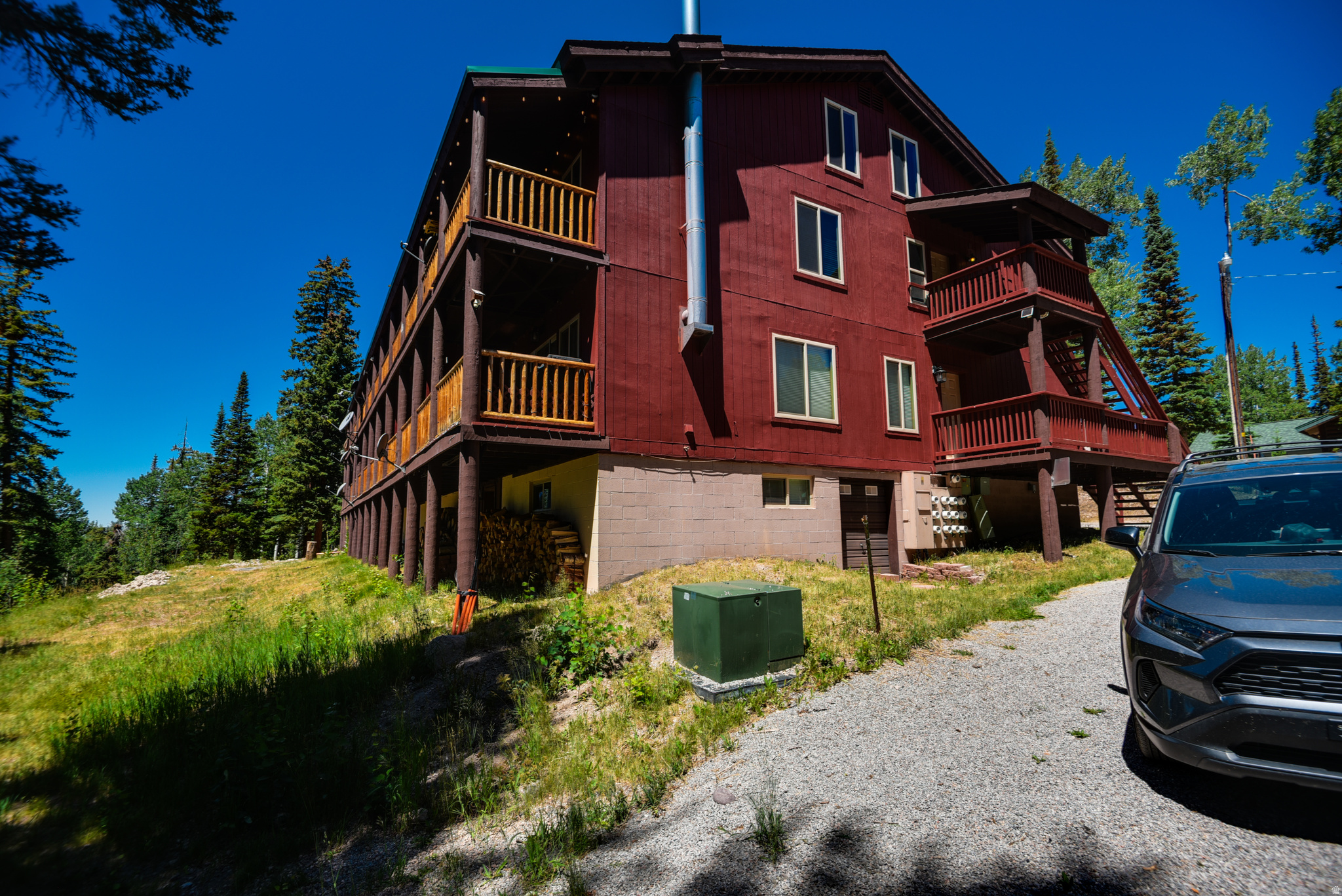 main property photo 16