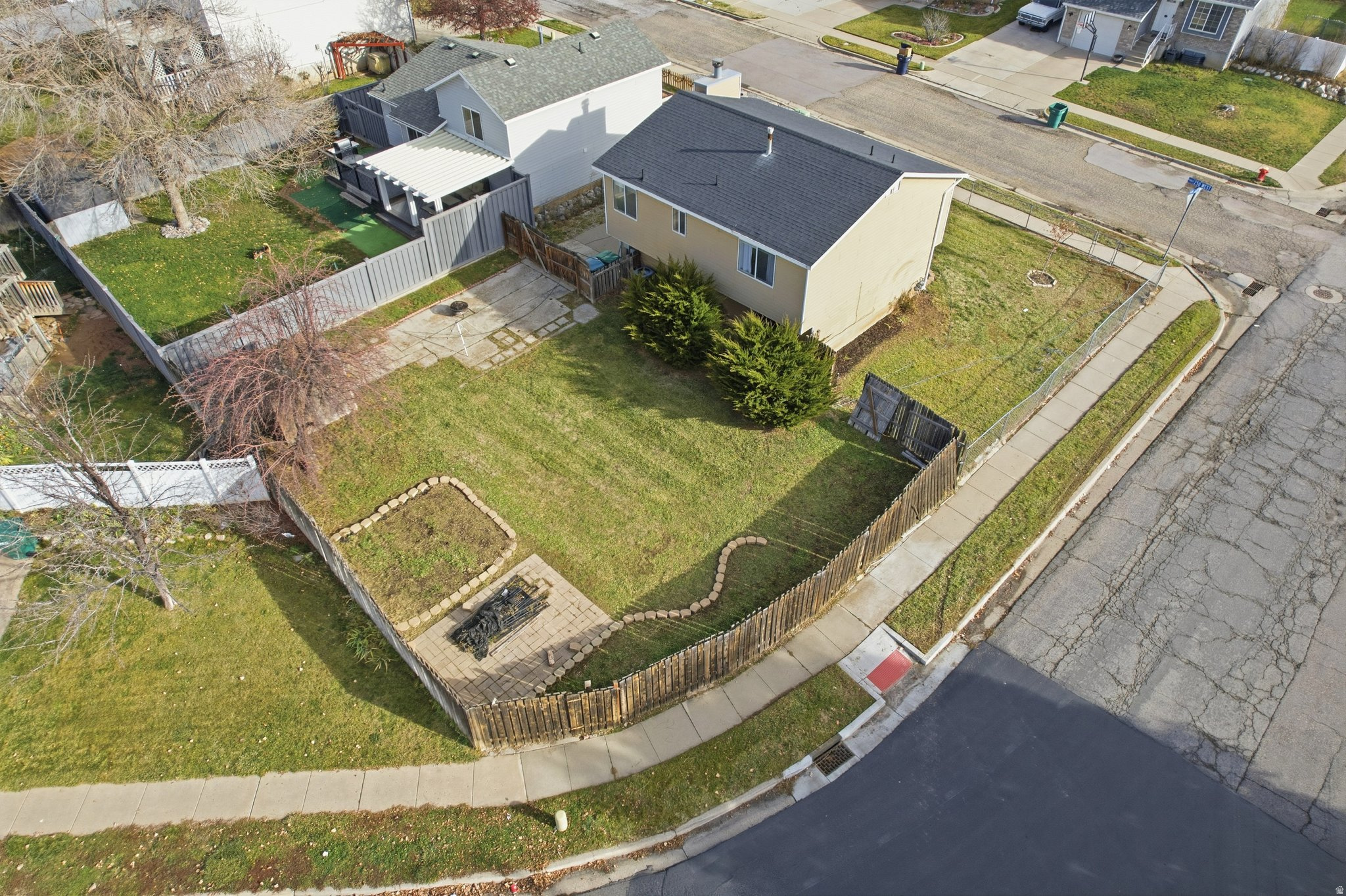 main property photo 28