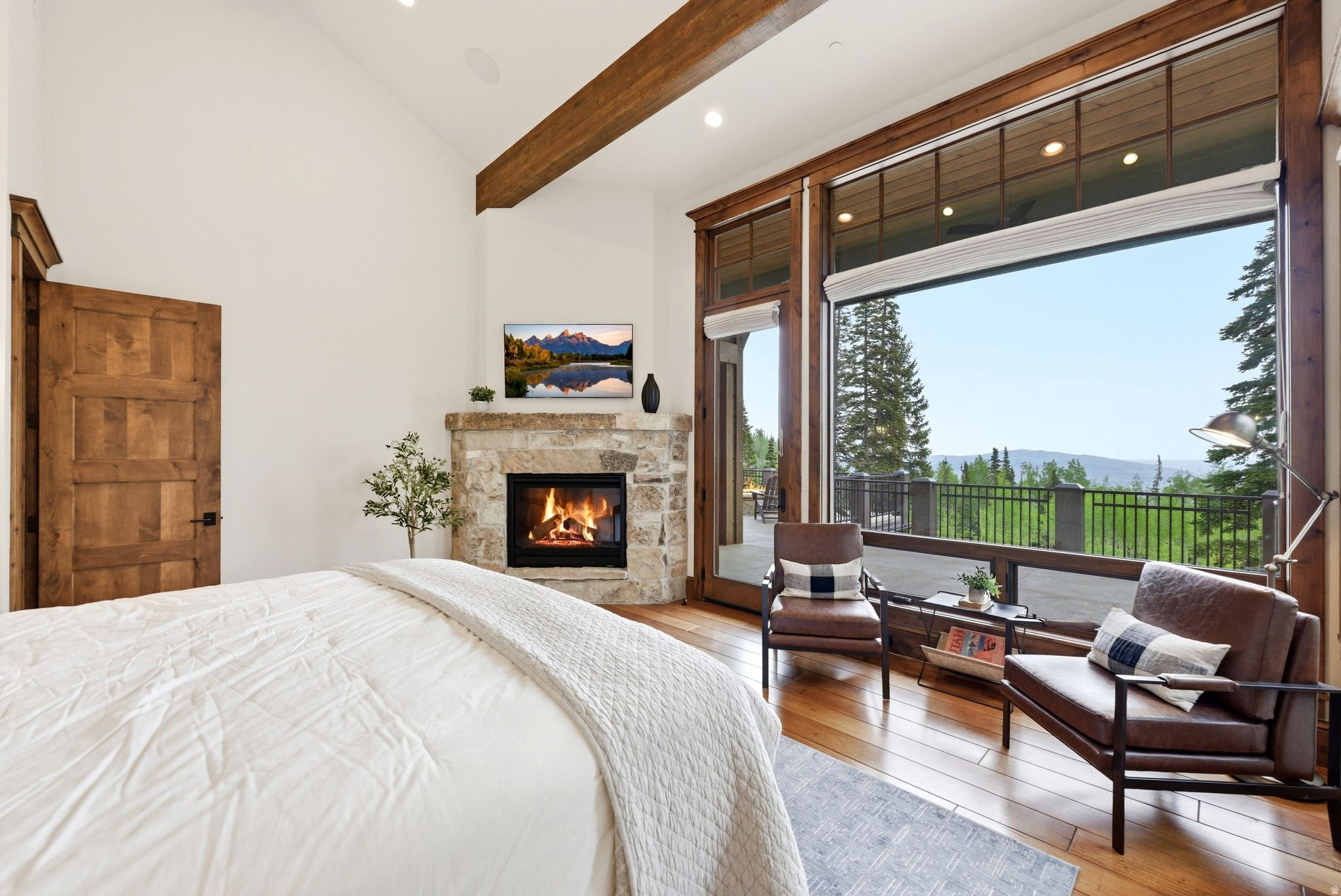 main property photo 30