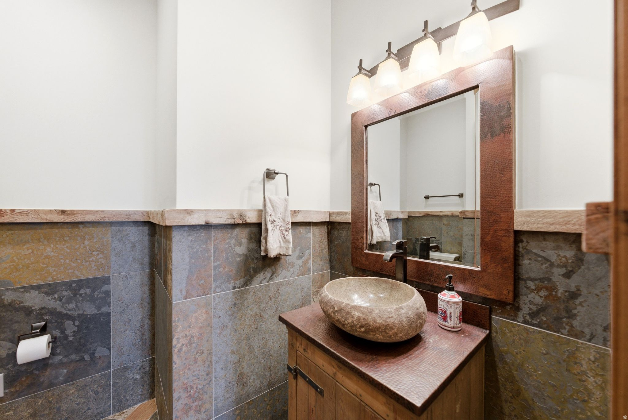 main property photo 60