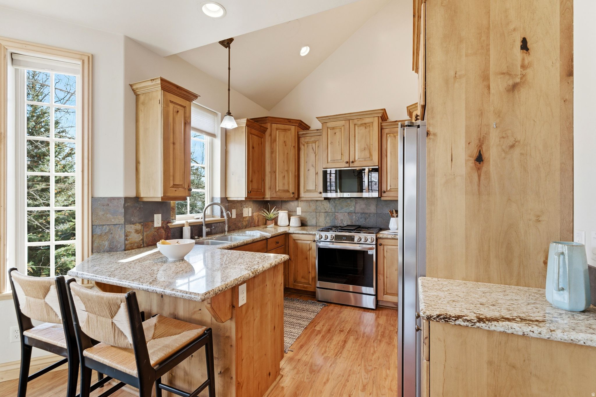main property photo 9