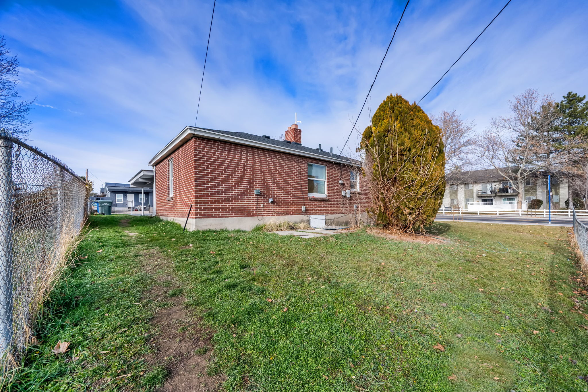 main property photo 16