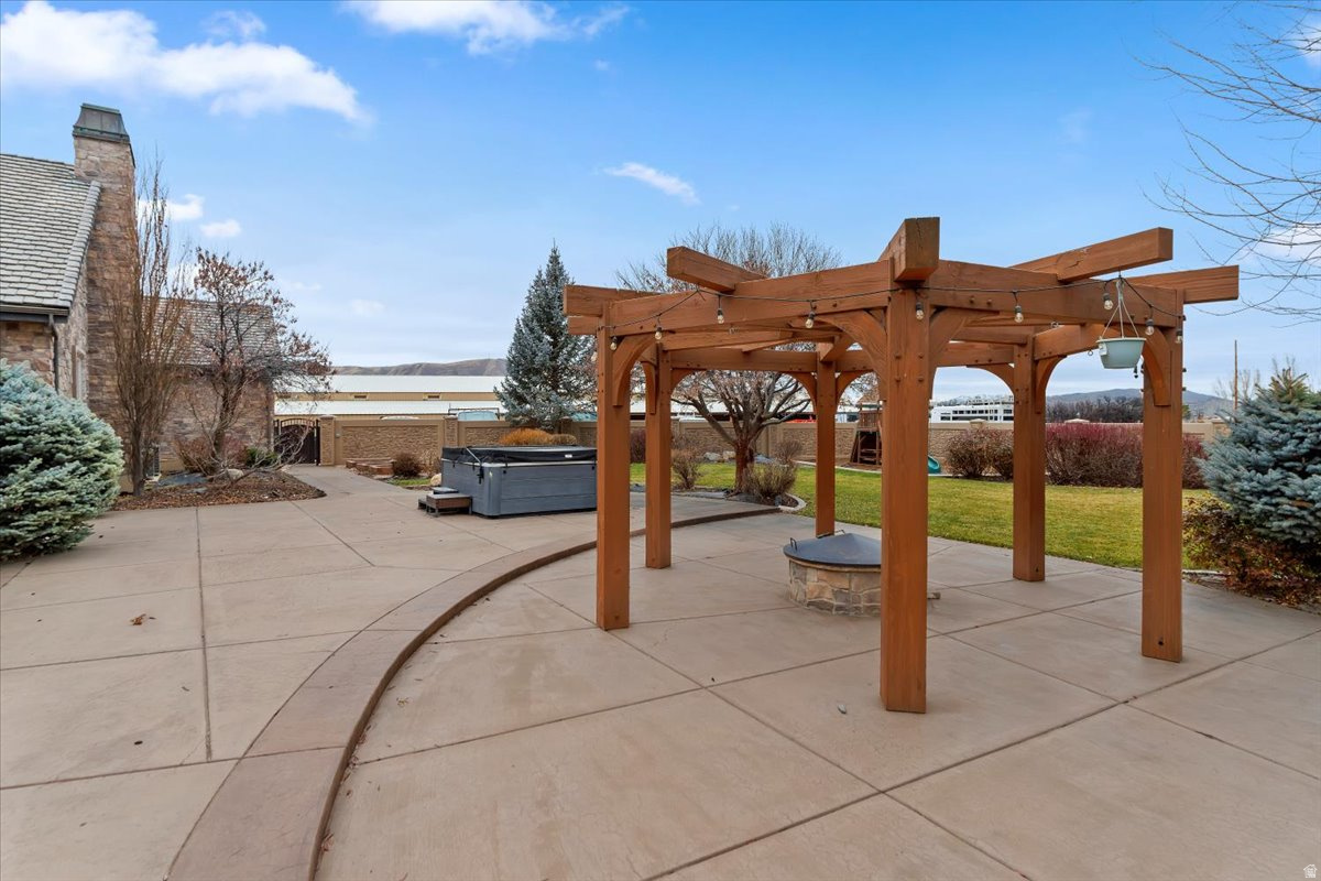 main property photo 50