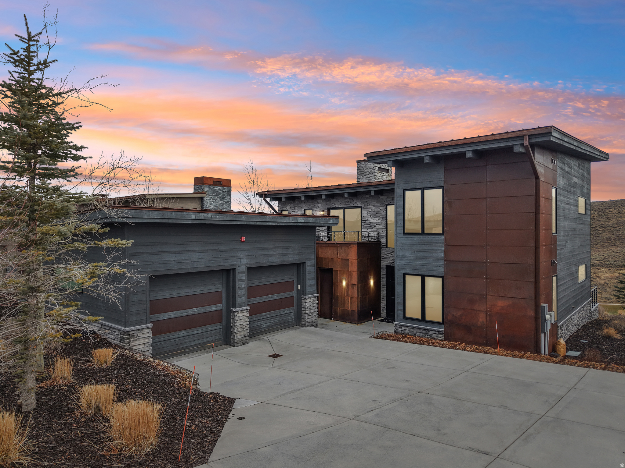 main property photo 45