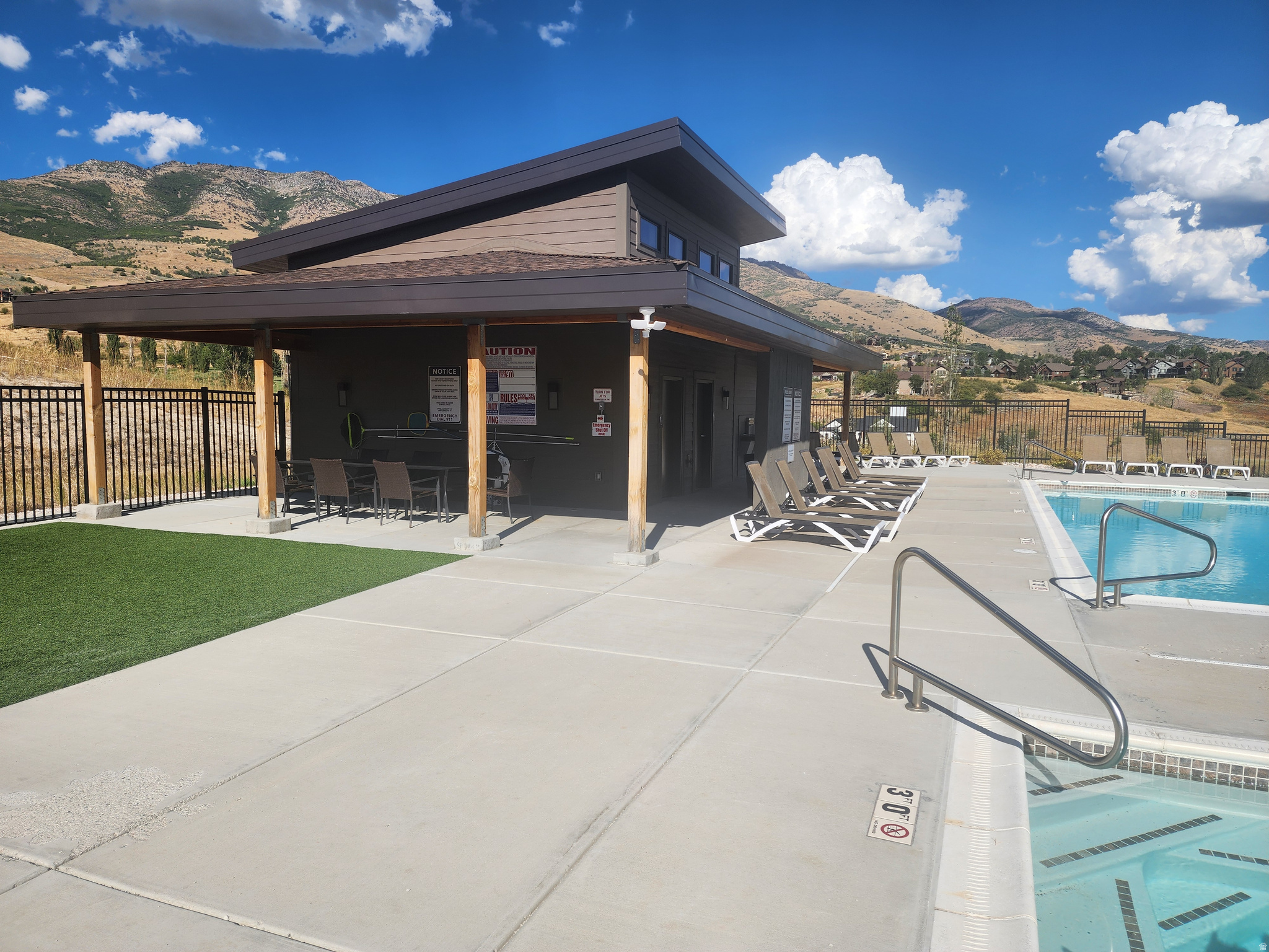 main property photo 31