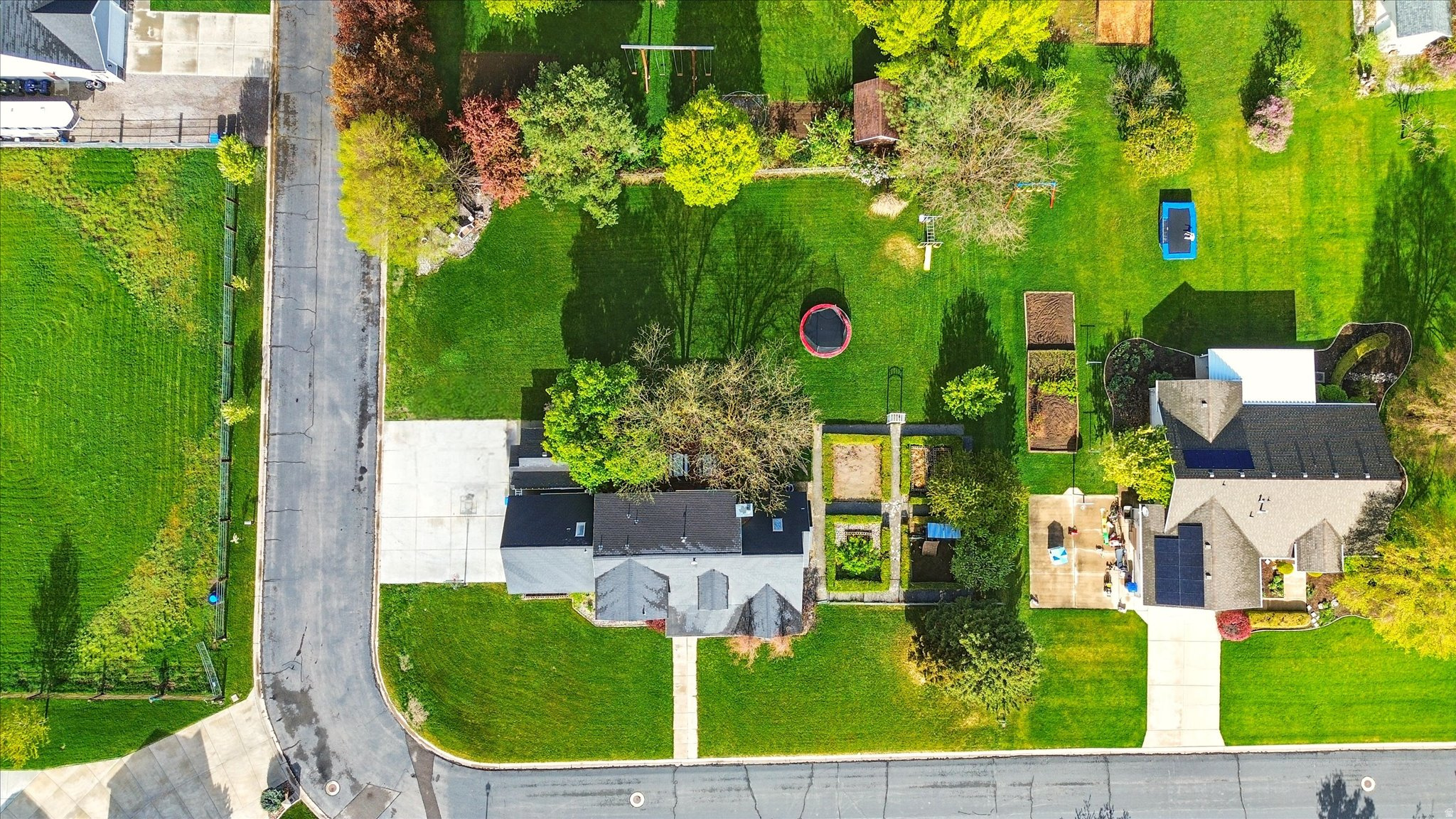 main property photo 70