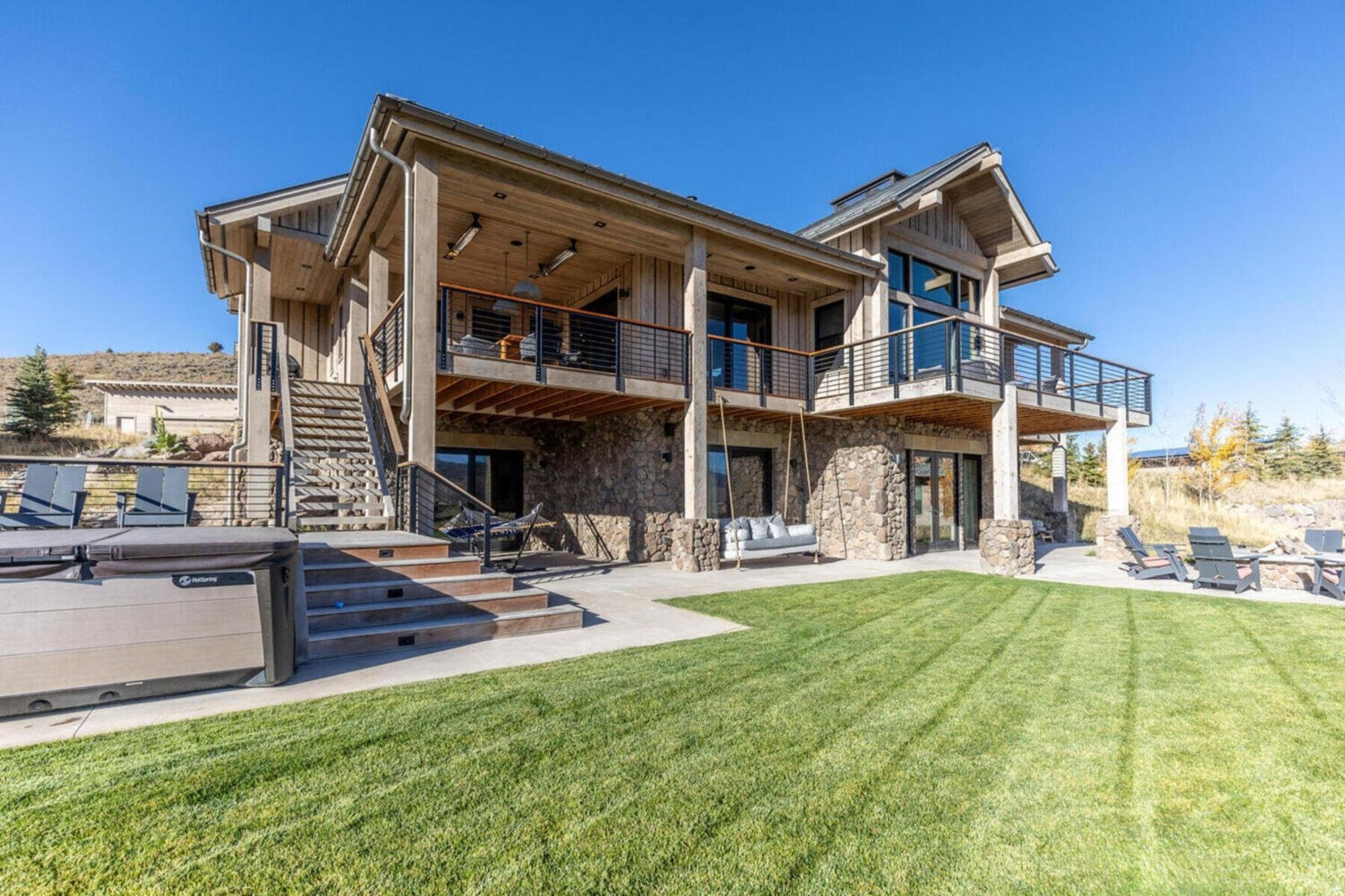 main property photo 23