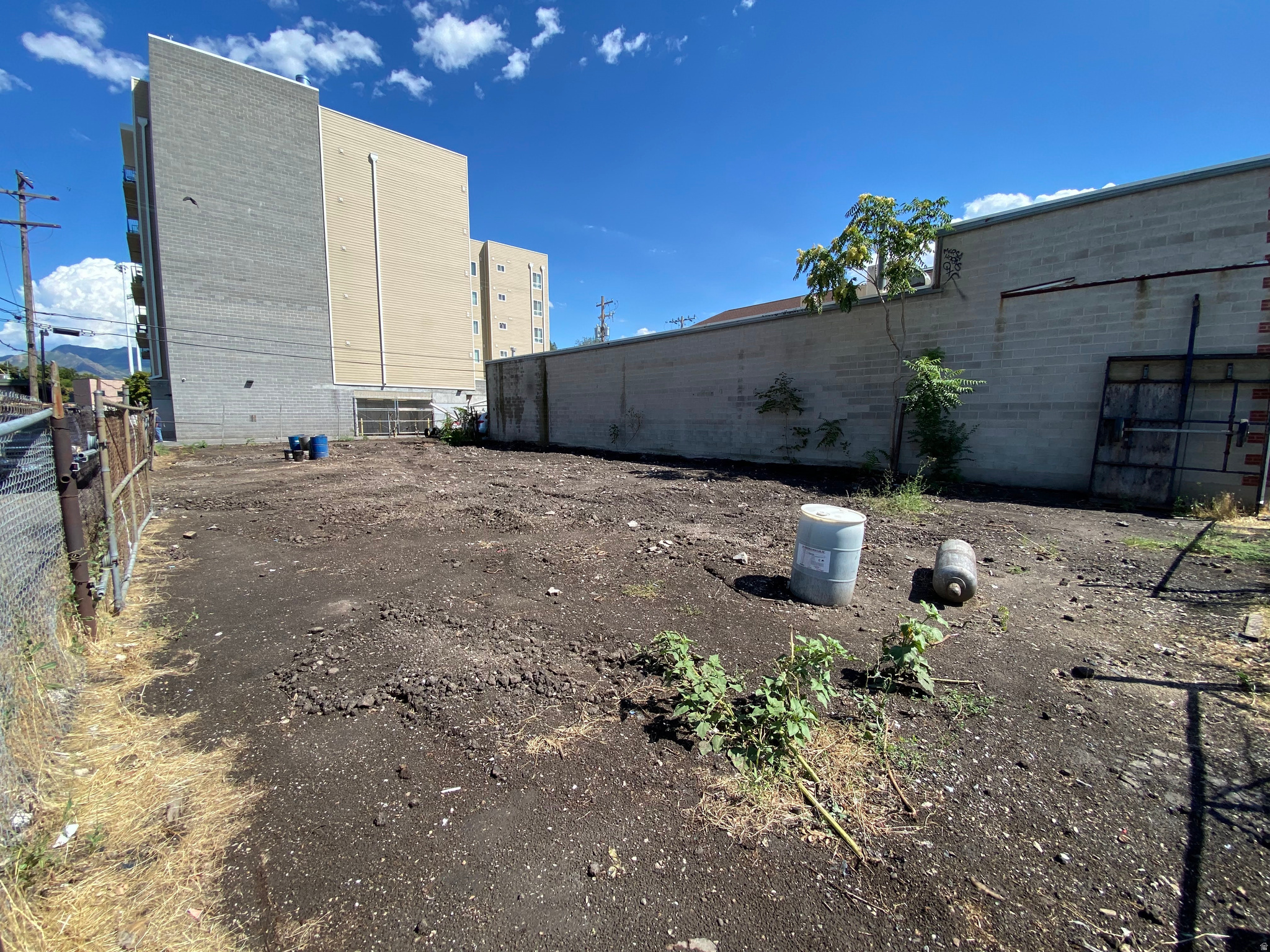 main property photo 15