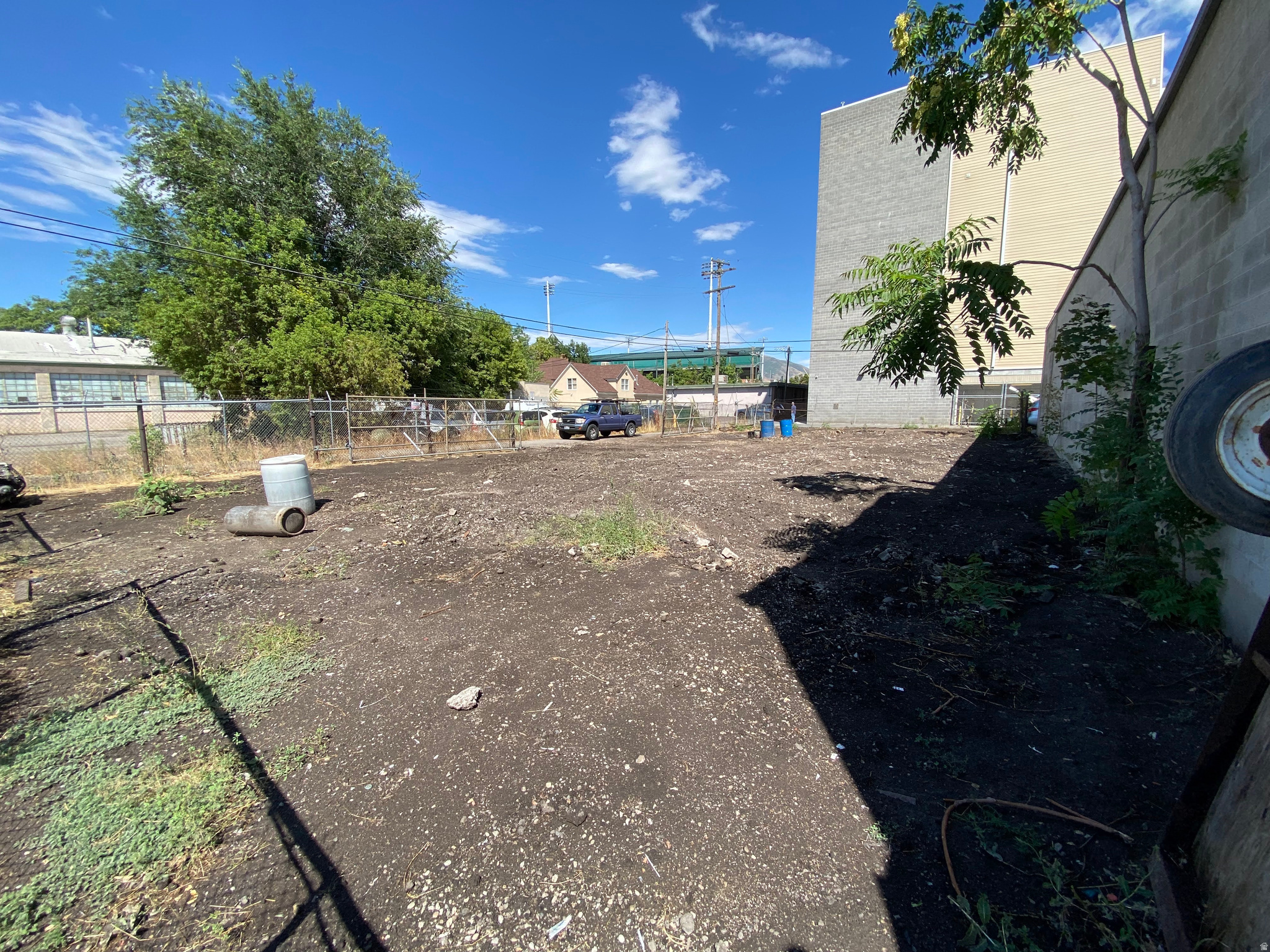 main property photo 16