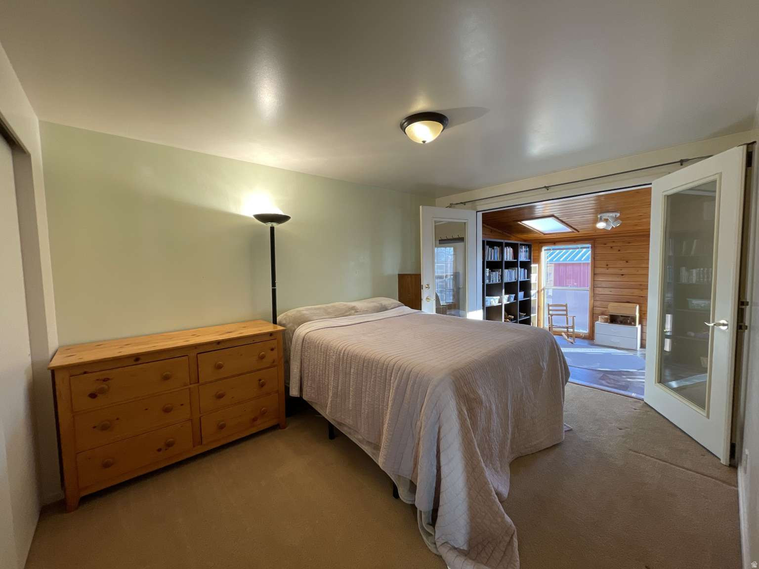 main property photo 9