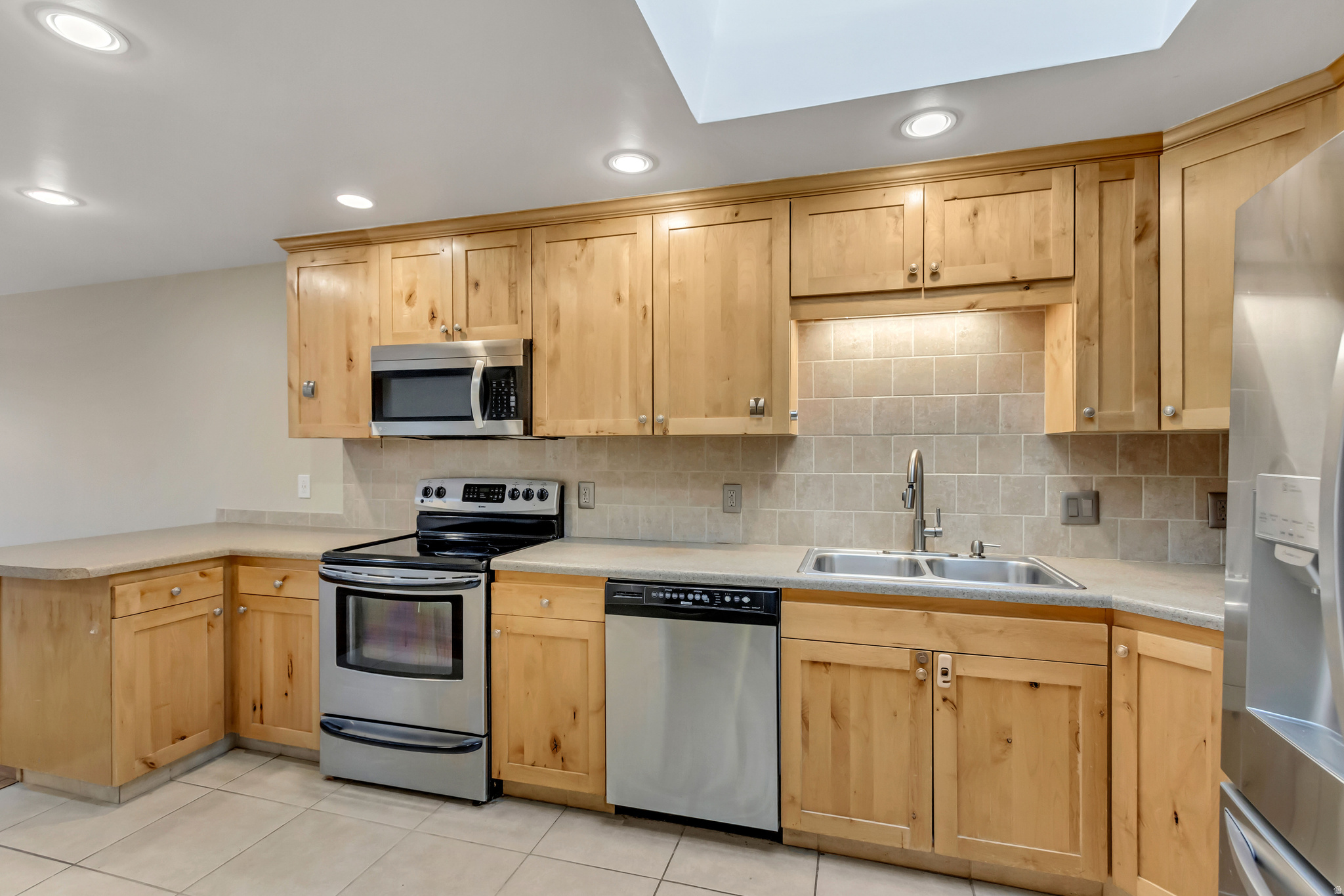 main property photo 8