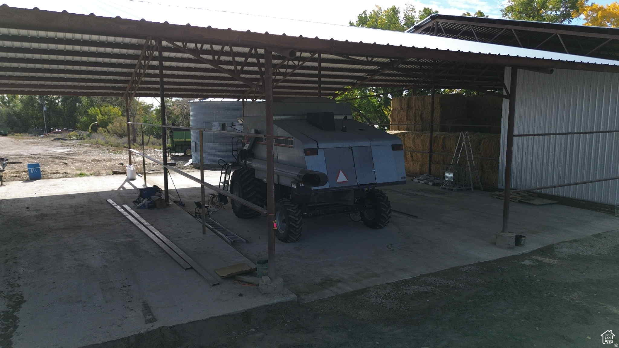 main property photo 75
