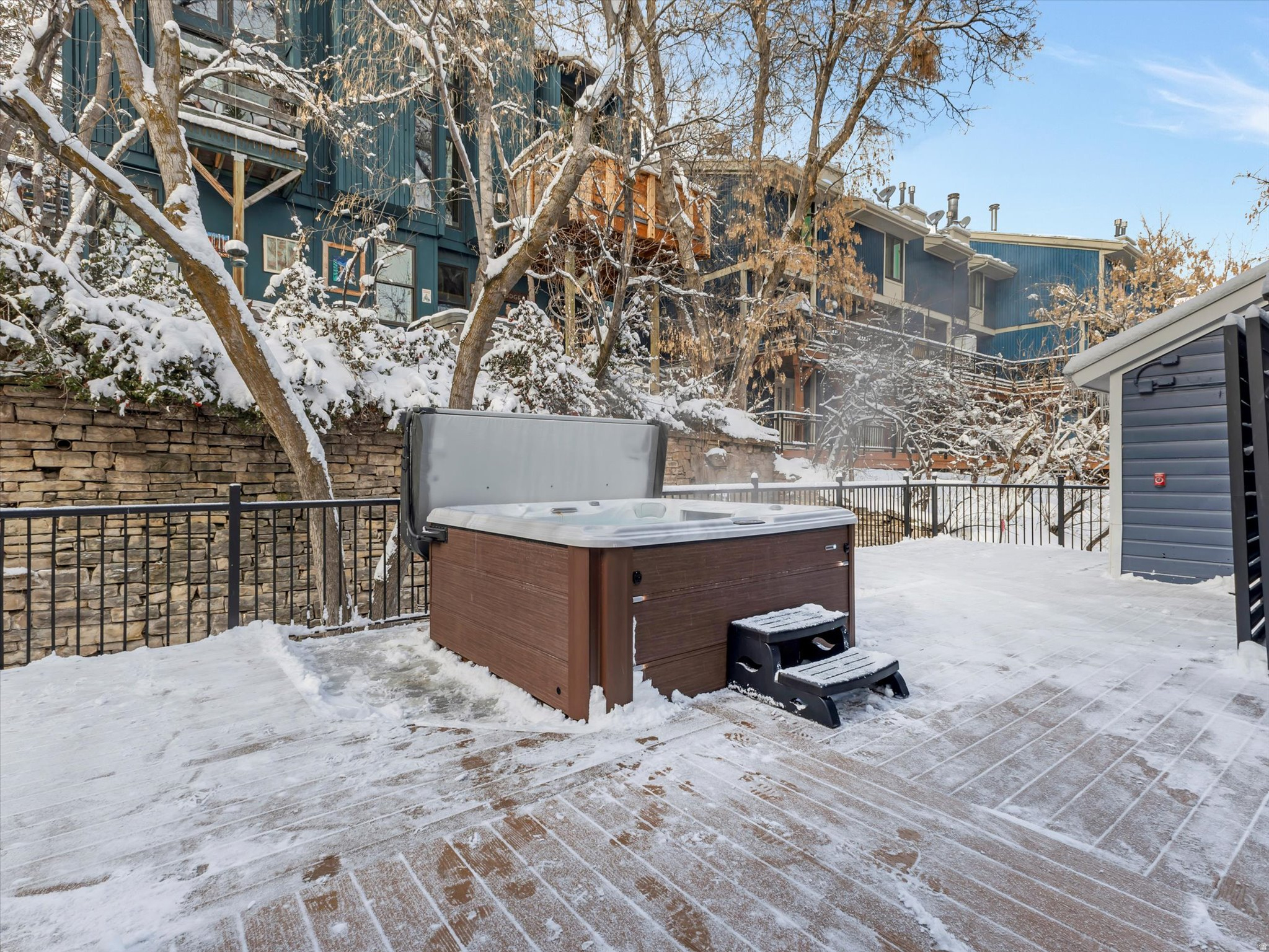 main property photo 23