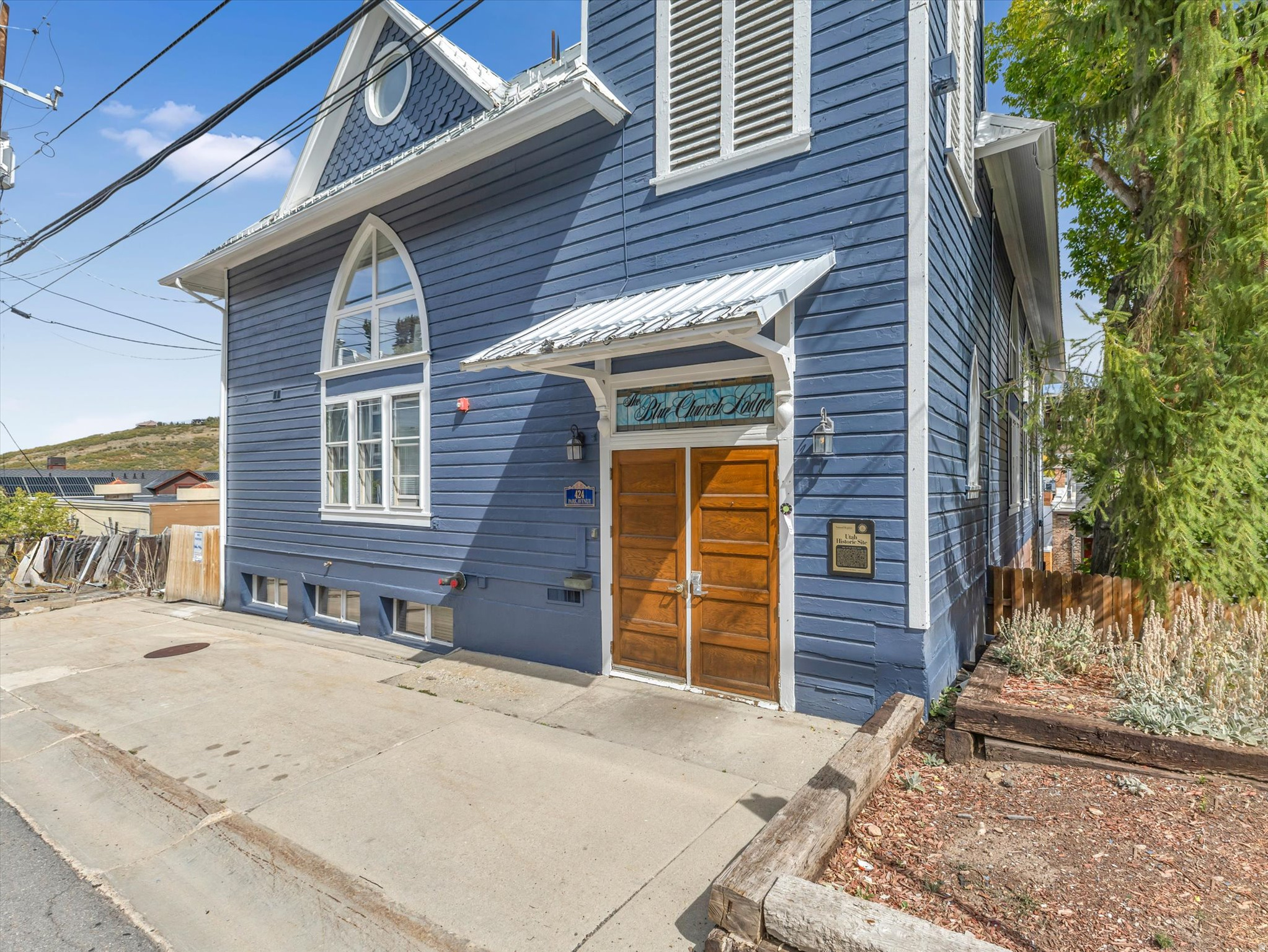 main property photo 32