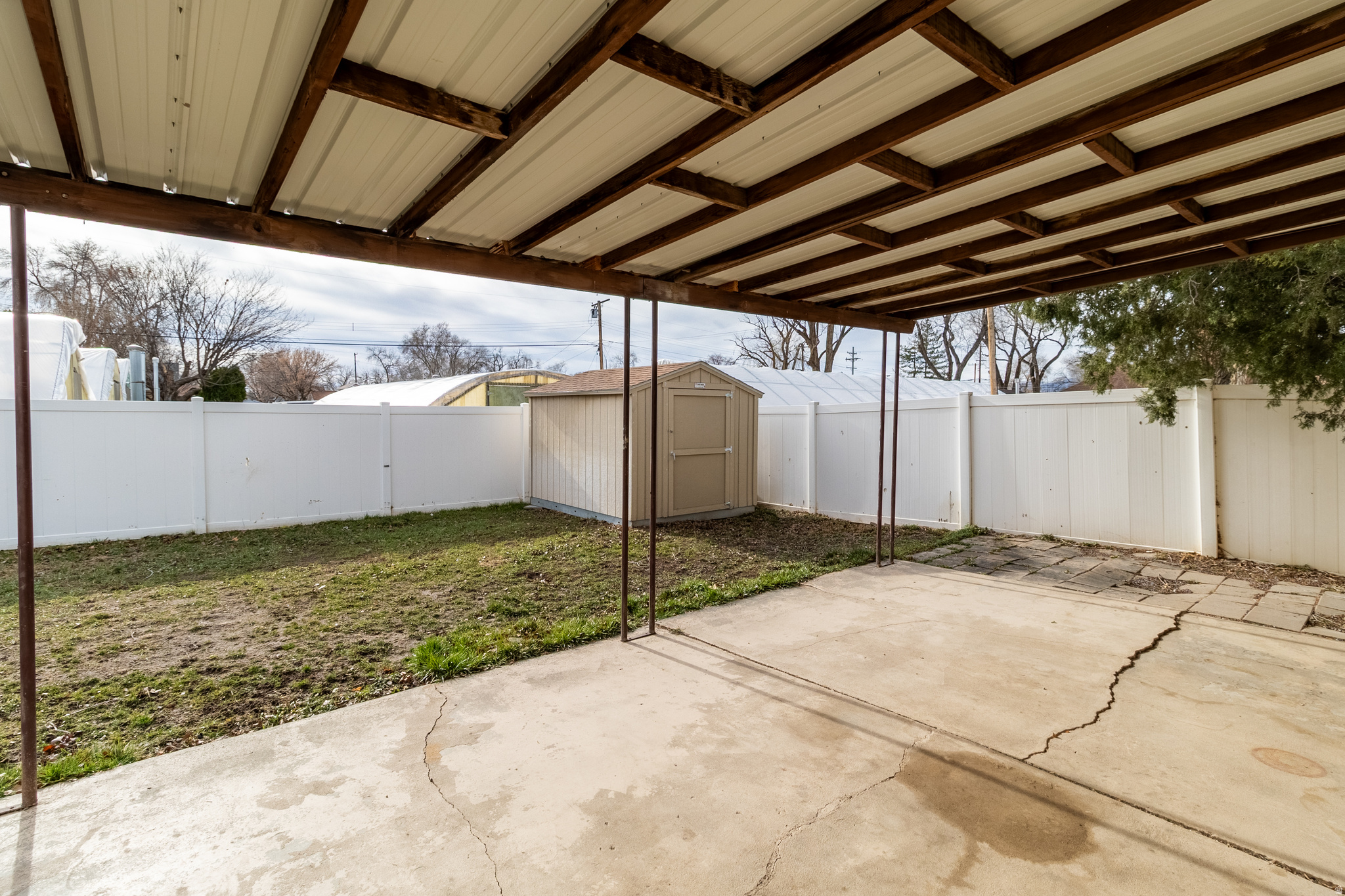 main property photo 13