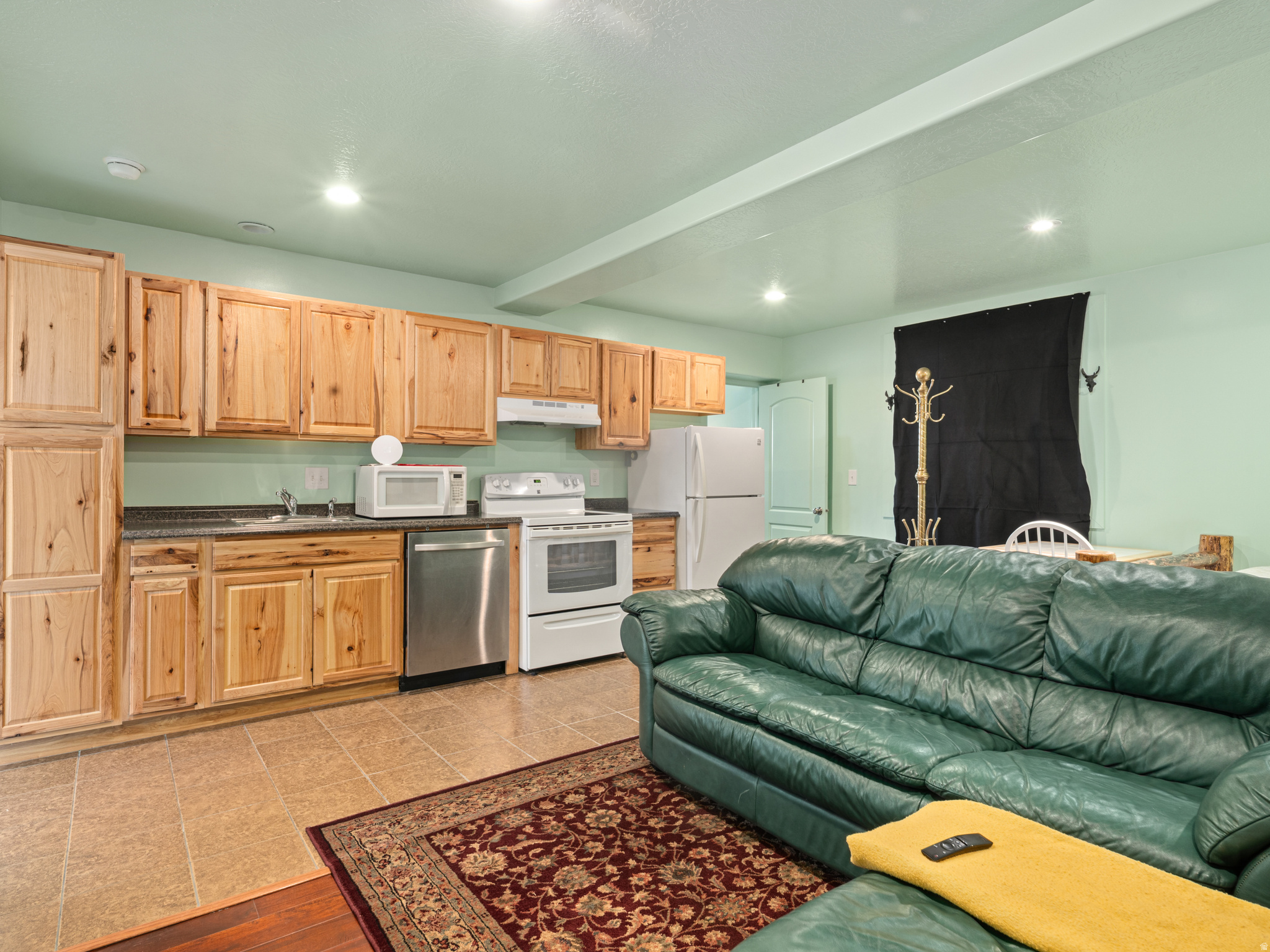 main property photo 47