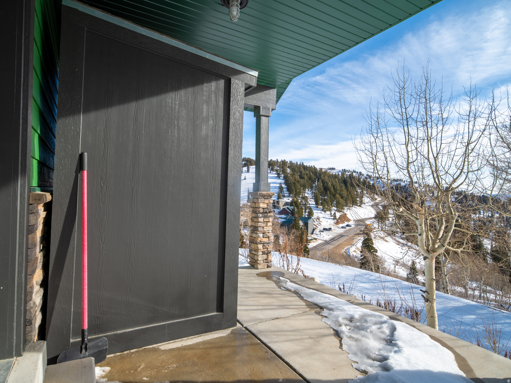 main property photo 50
