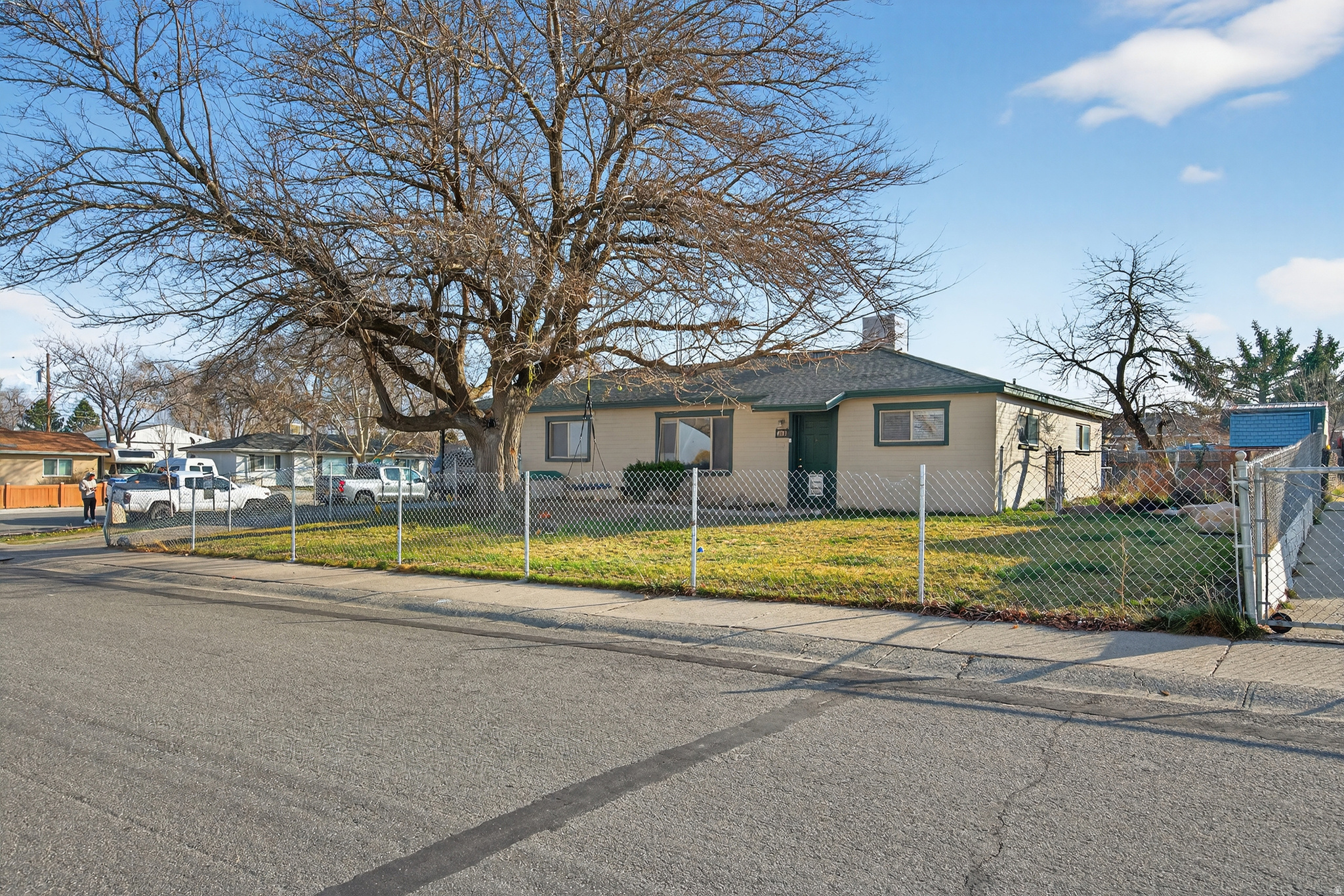 main property photo 10