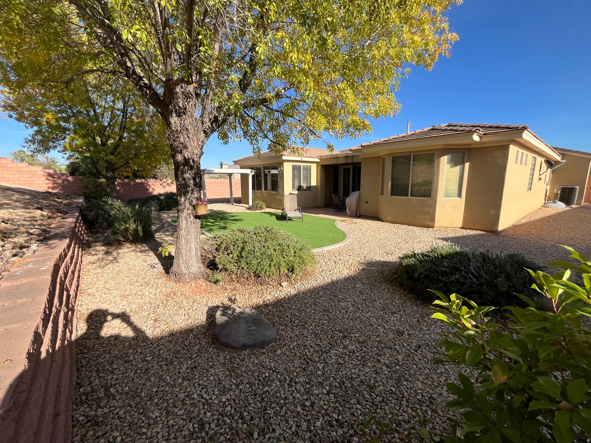 main property photo 16