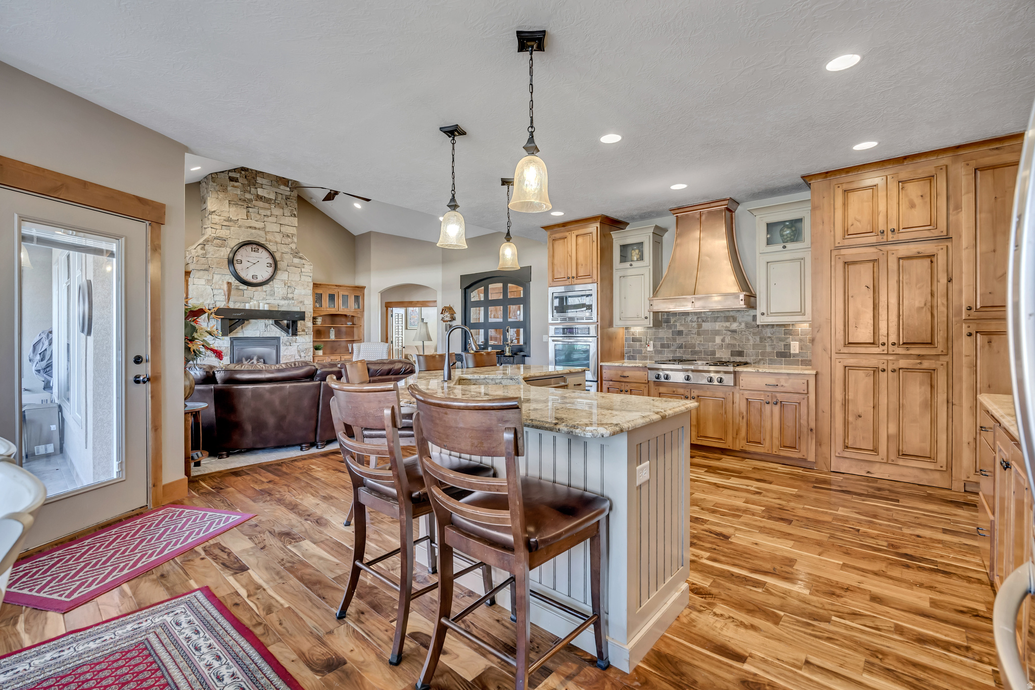 main property photo 10