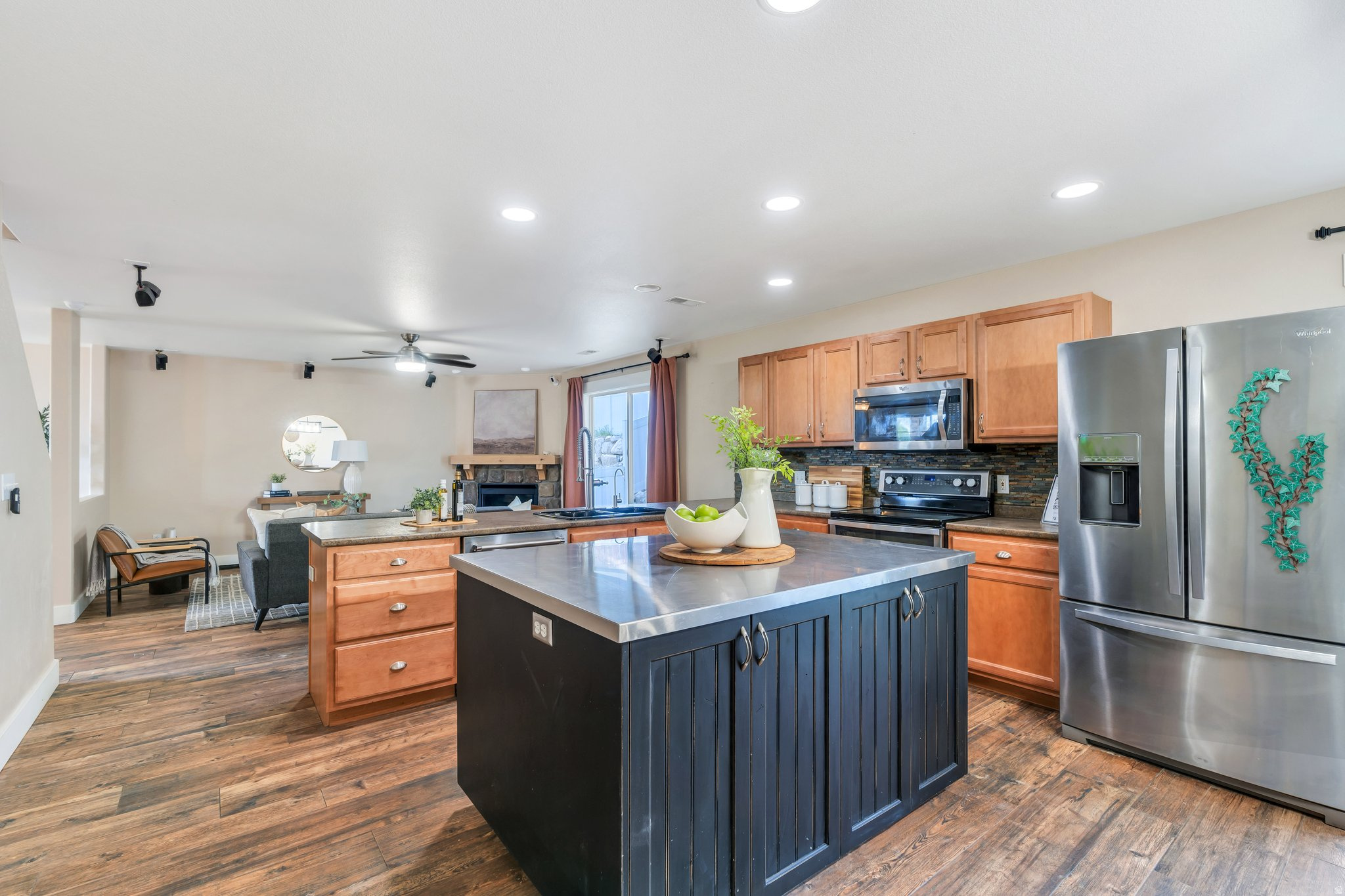 main property photo 9
