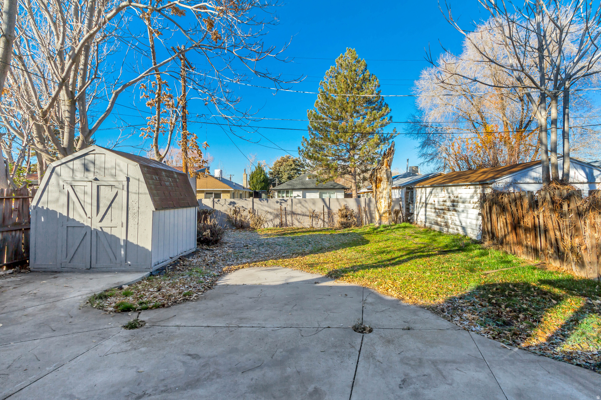 main property photo 20