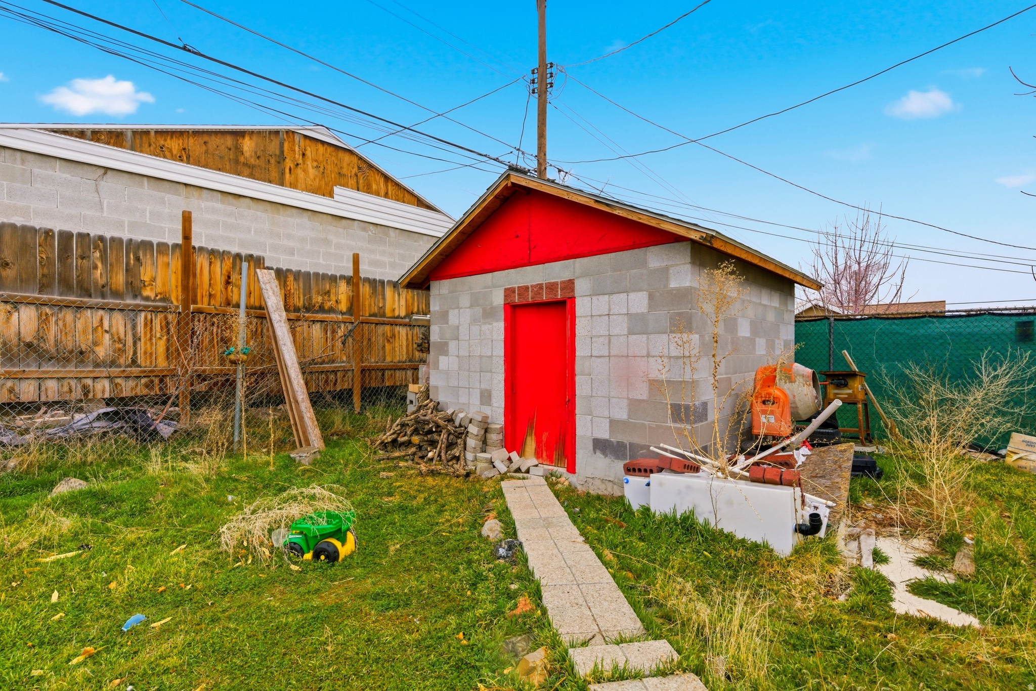 main property photo 25