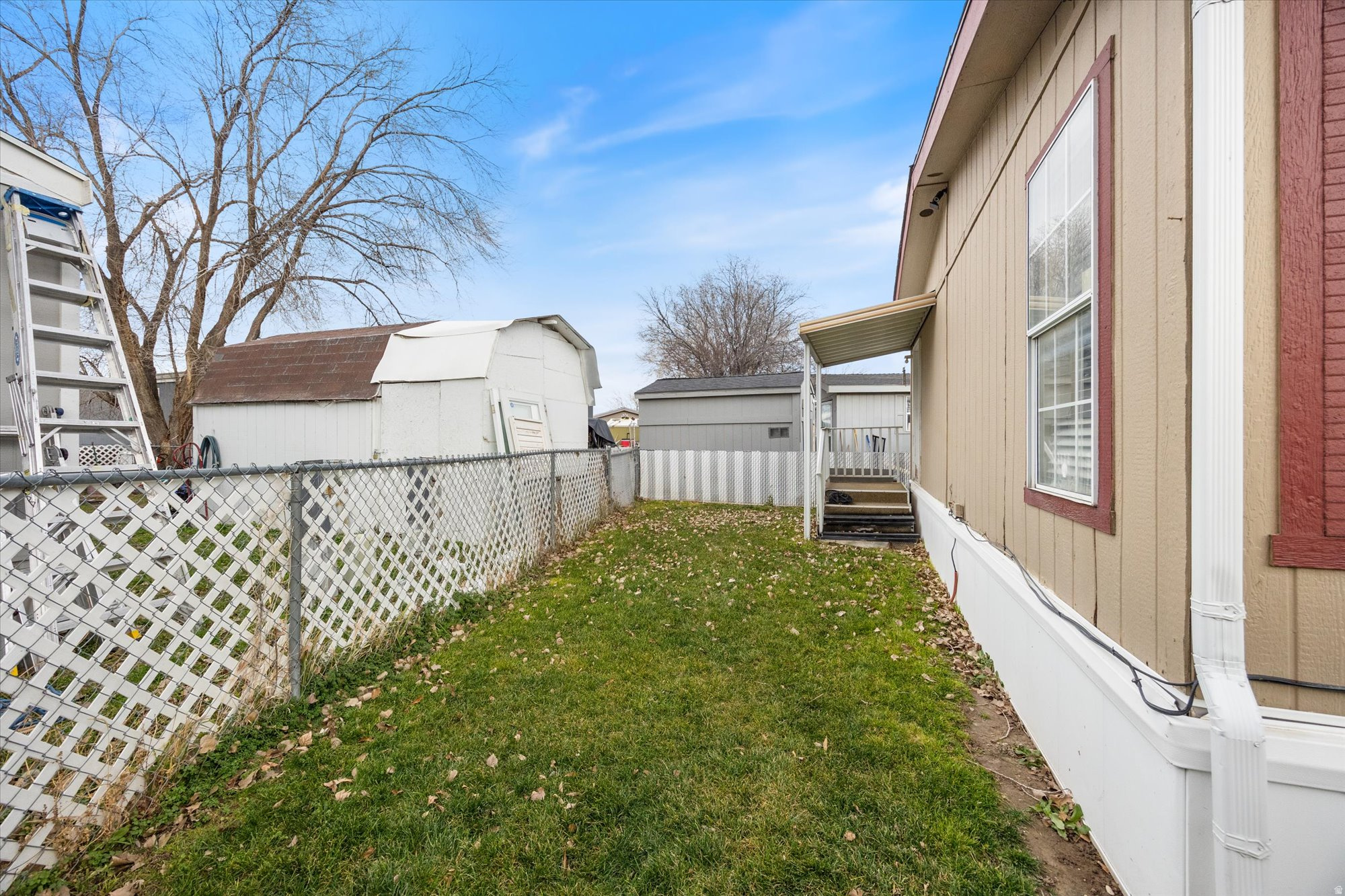 main property photo 14