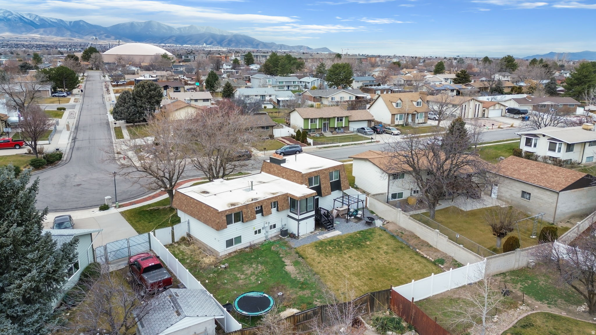 main property photo 40