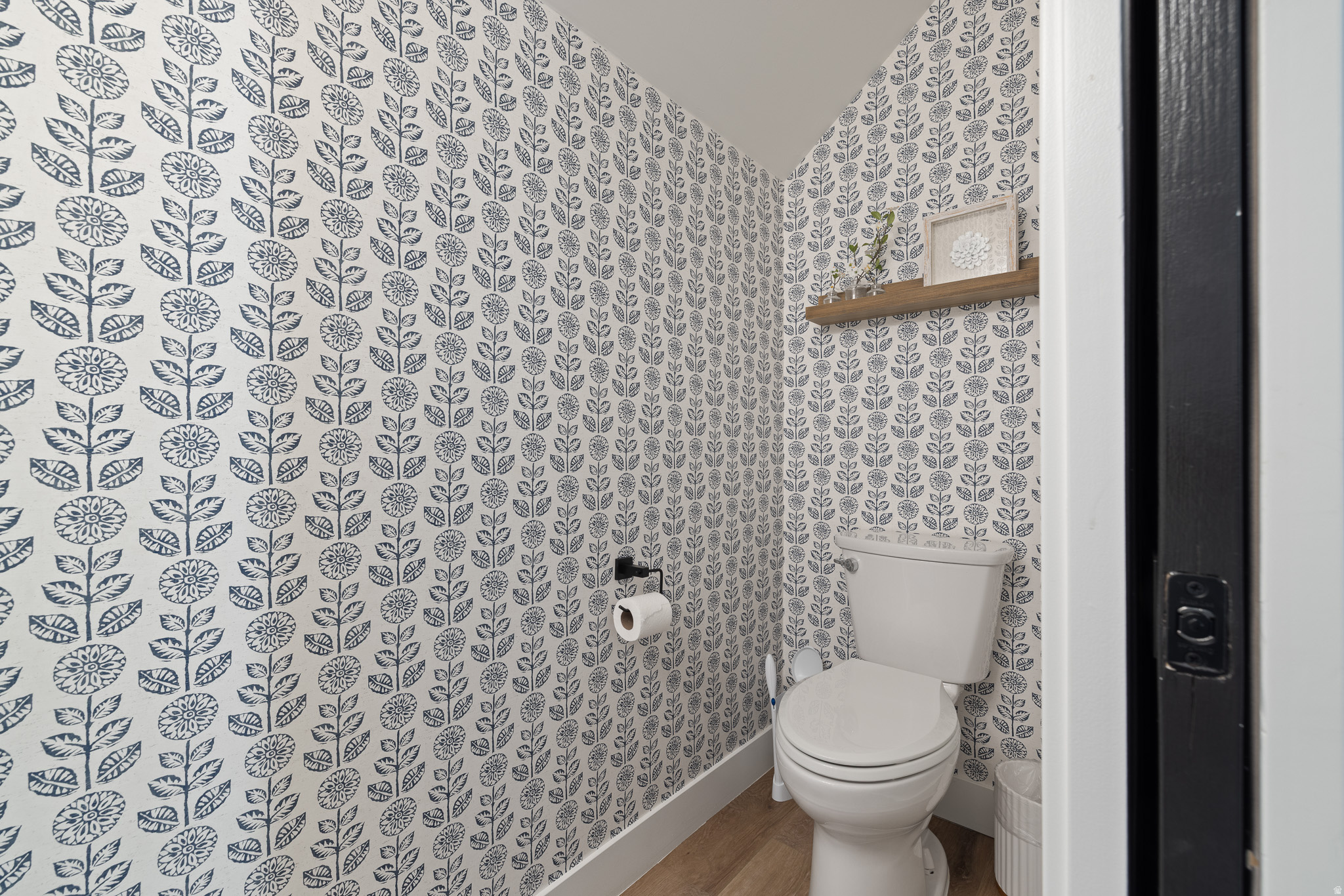 main property photo 28