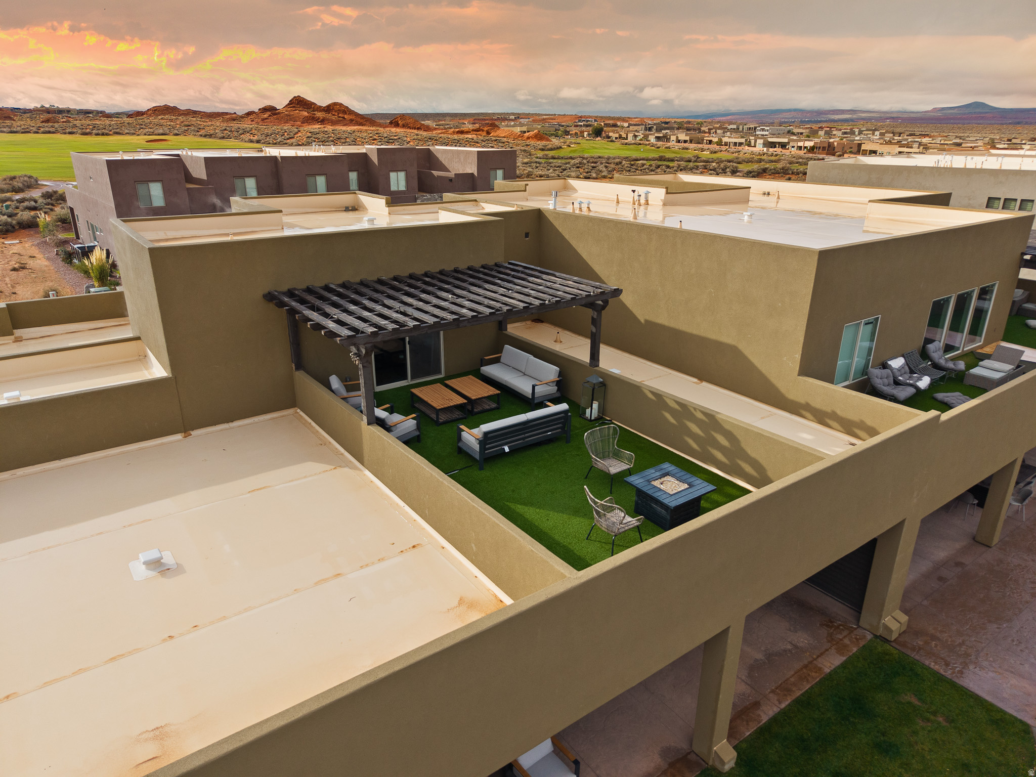main property photo 38