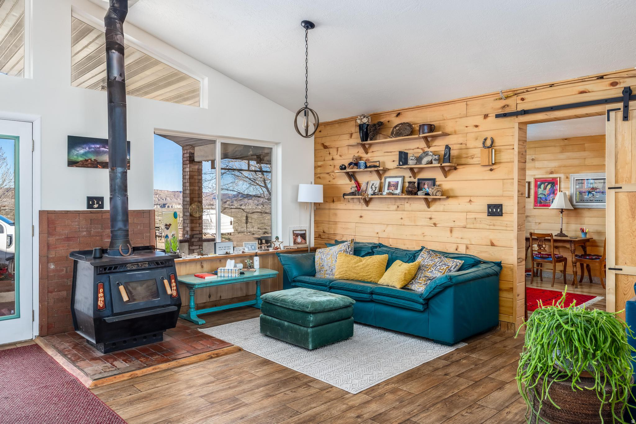 main property photo 16