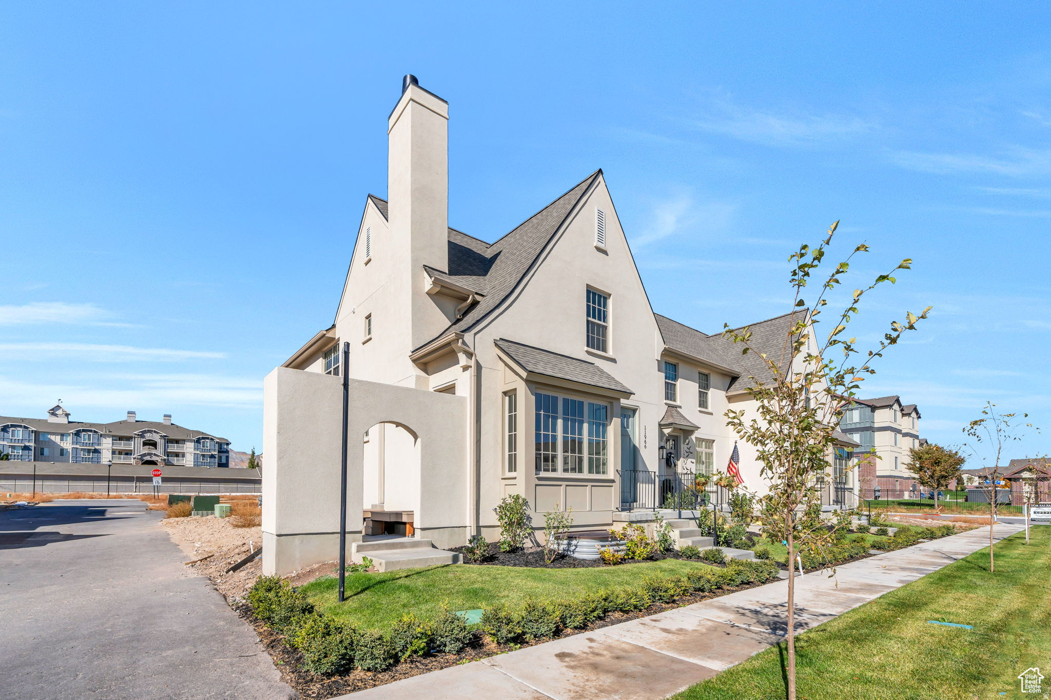 main property photo 20
