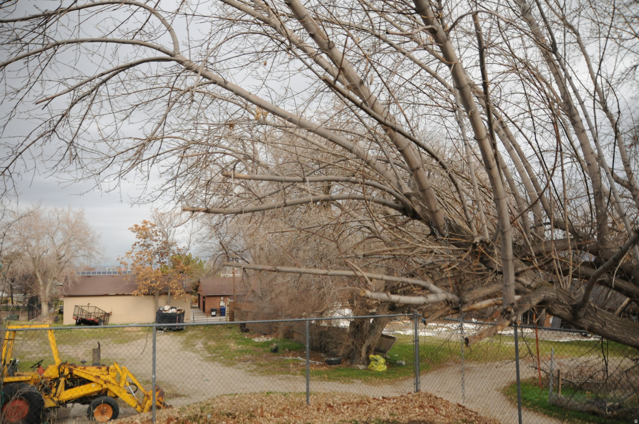 main property photo 28
