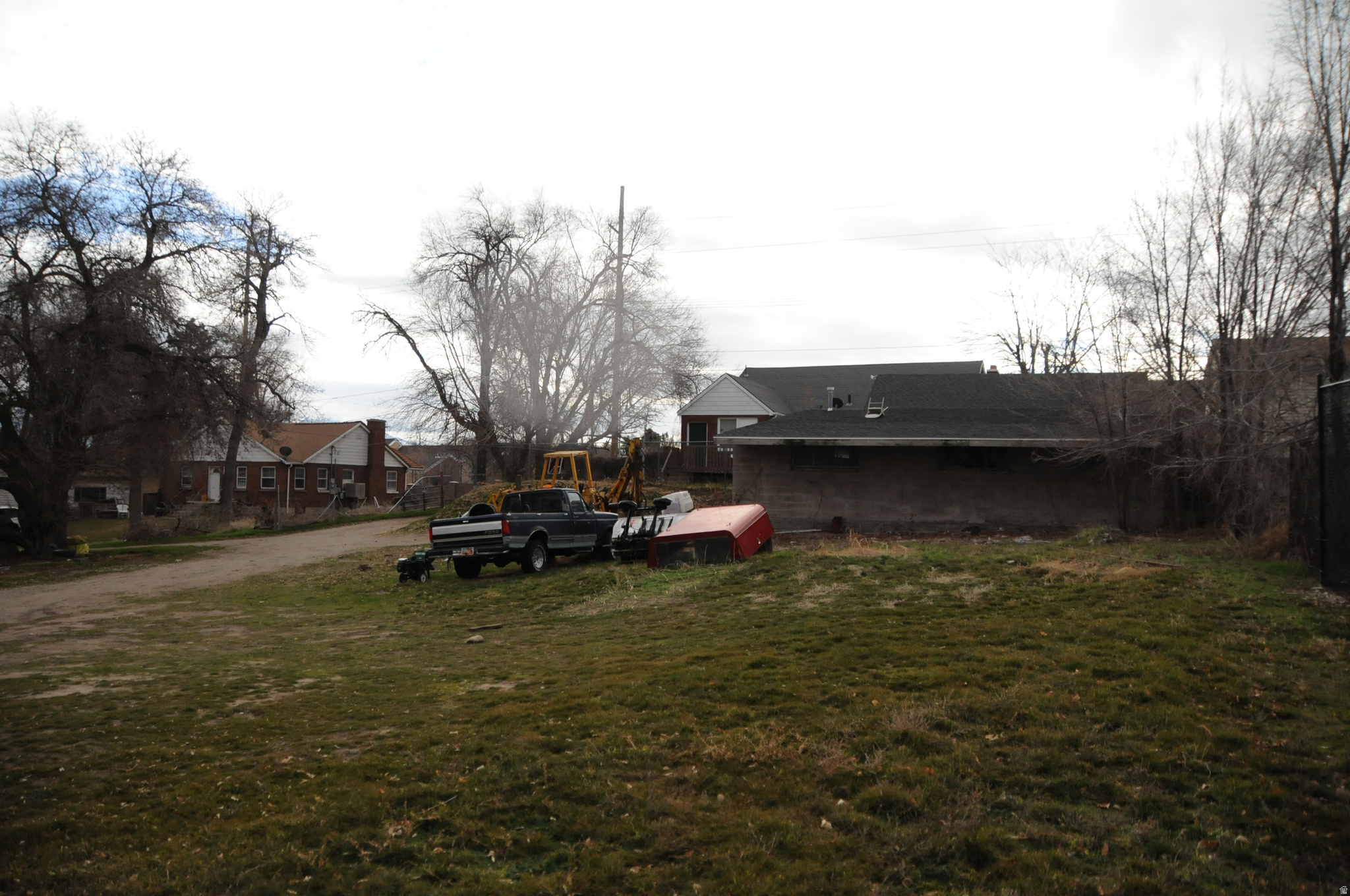 main property photo 40