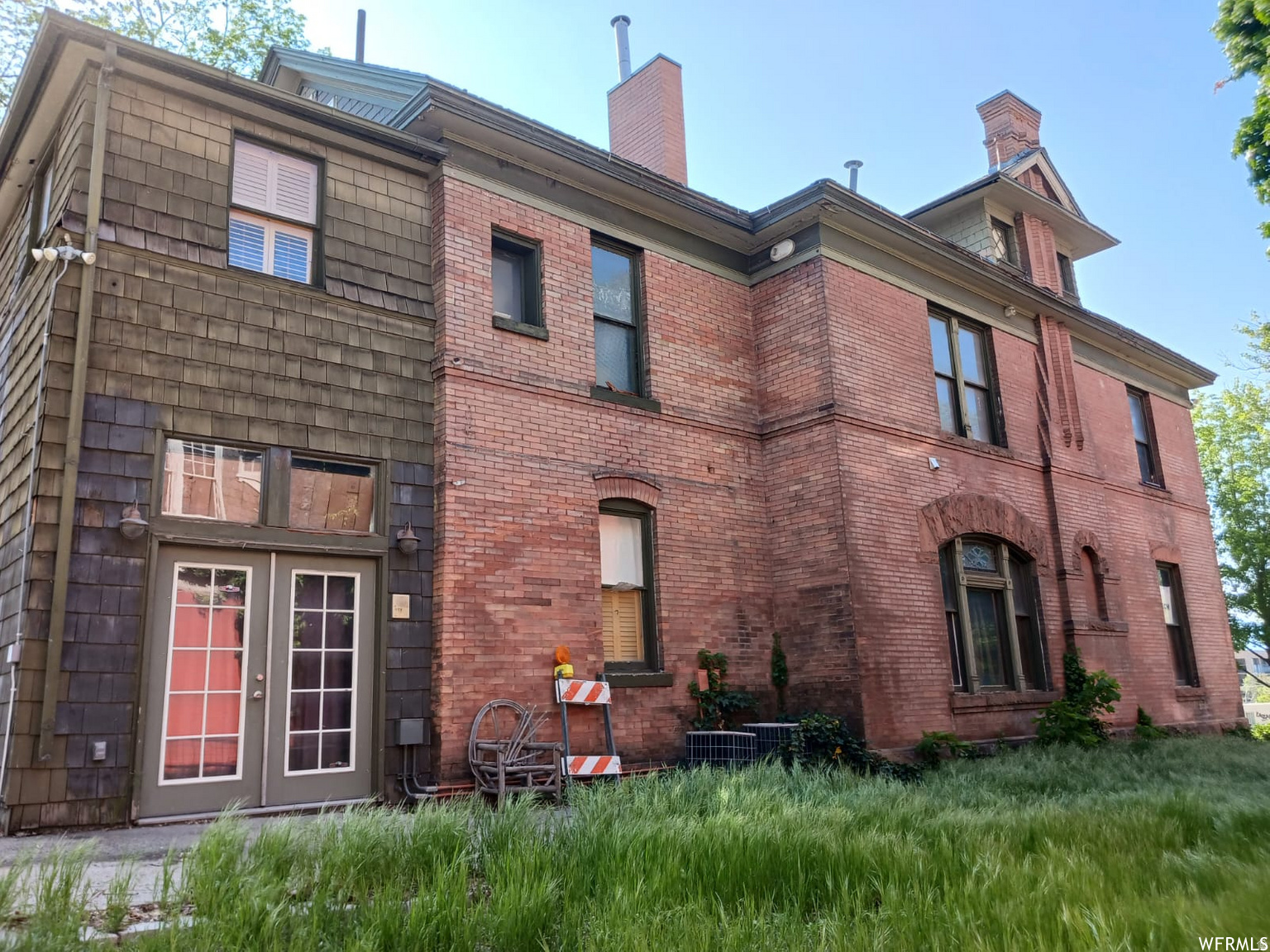 main property photo 2